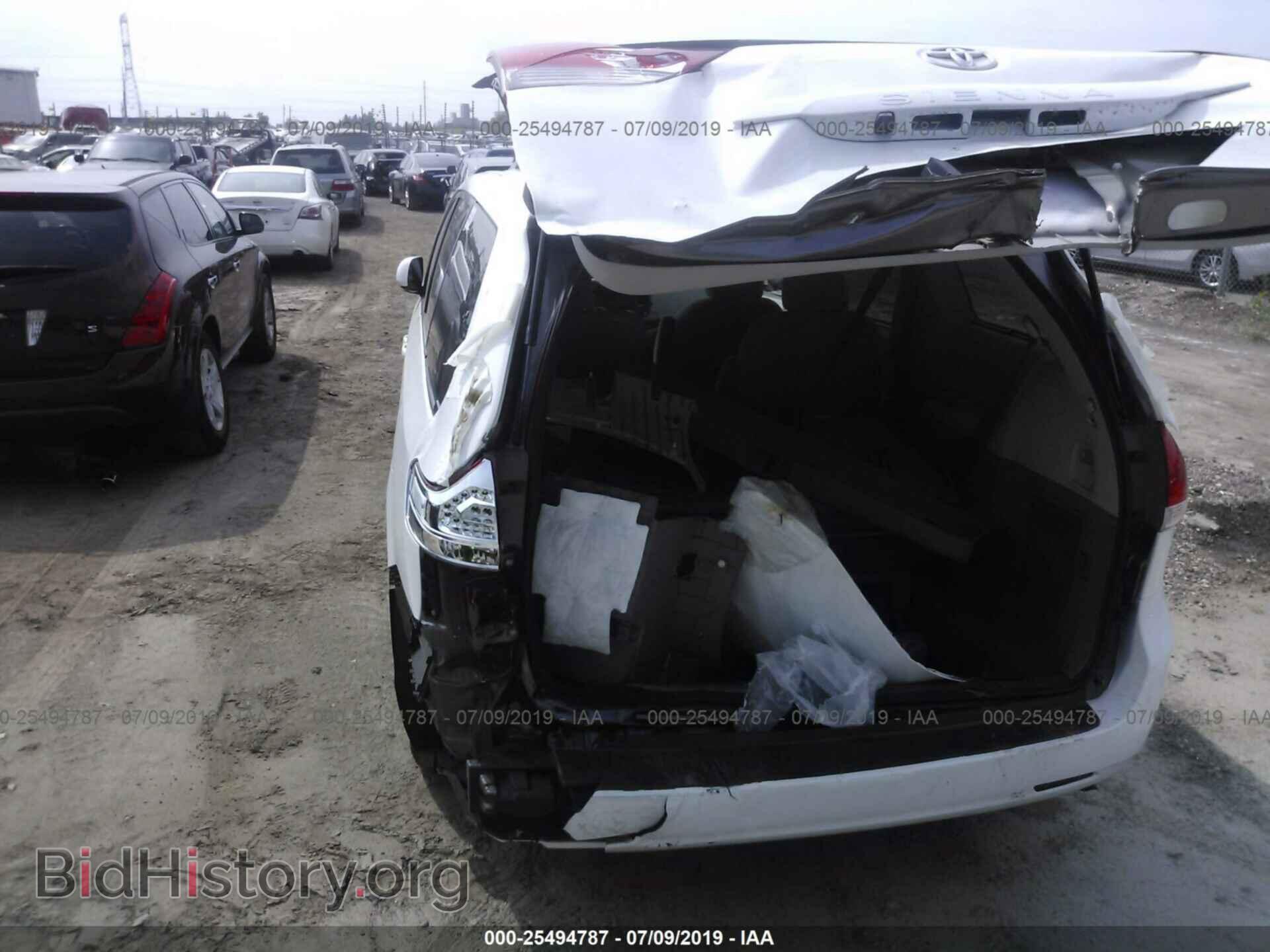 2011 TOYOTA SIENNA - VIN: 5TDKK3DCXBS023522 - Фото 6