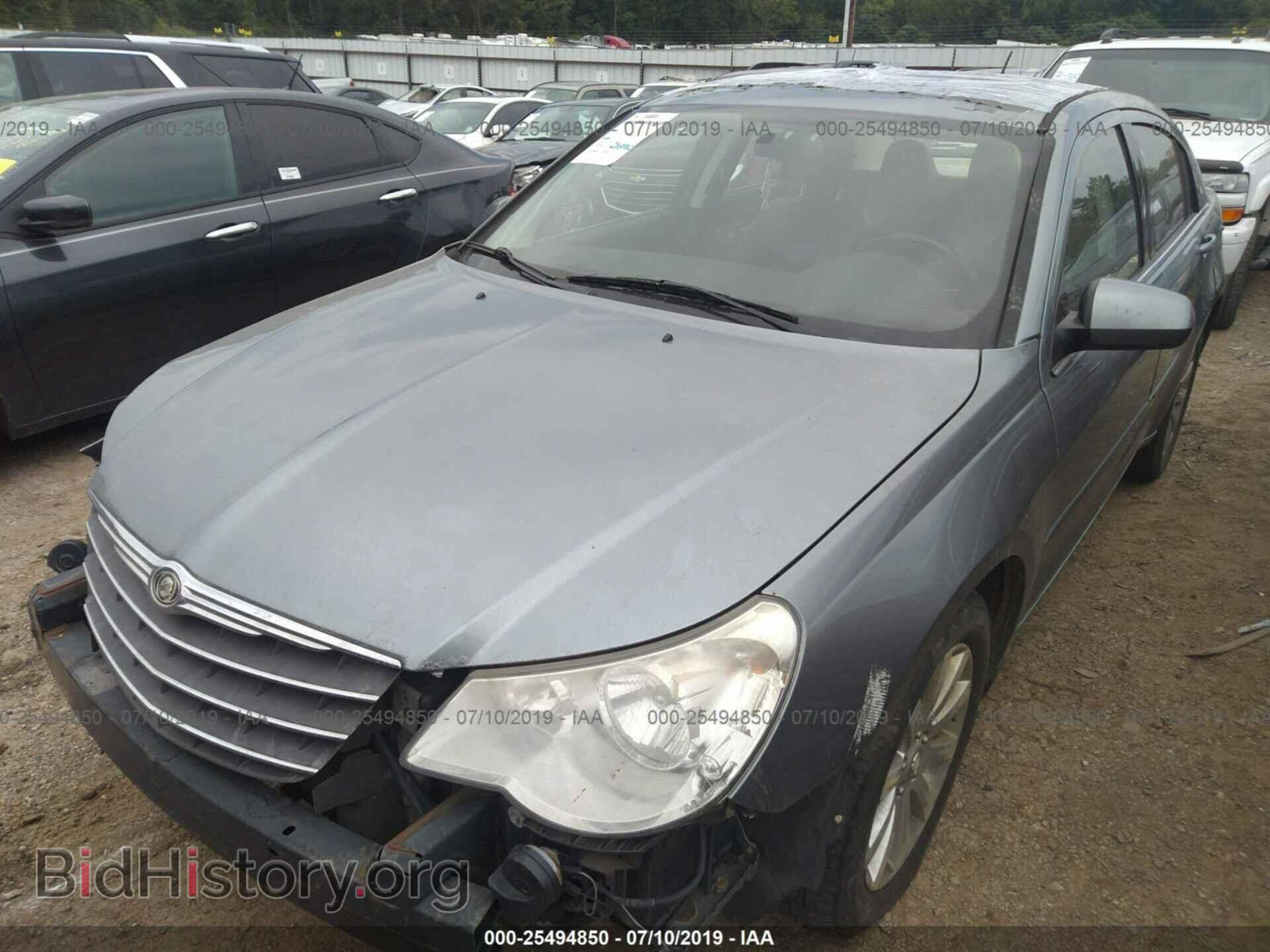 2010 CHRYSLER SEBRING - VIN: 1C3CC5FB3AN227895 - Фото 2