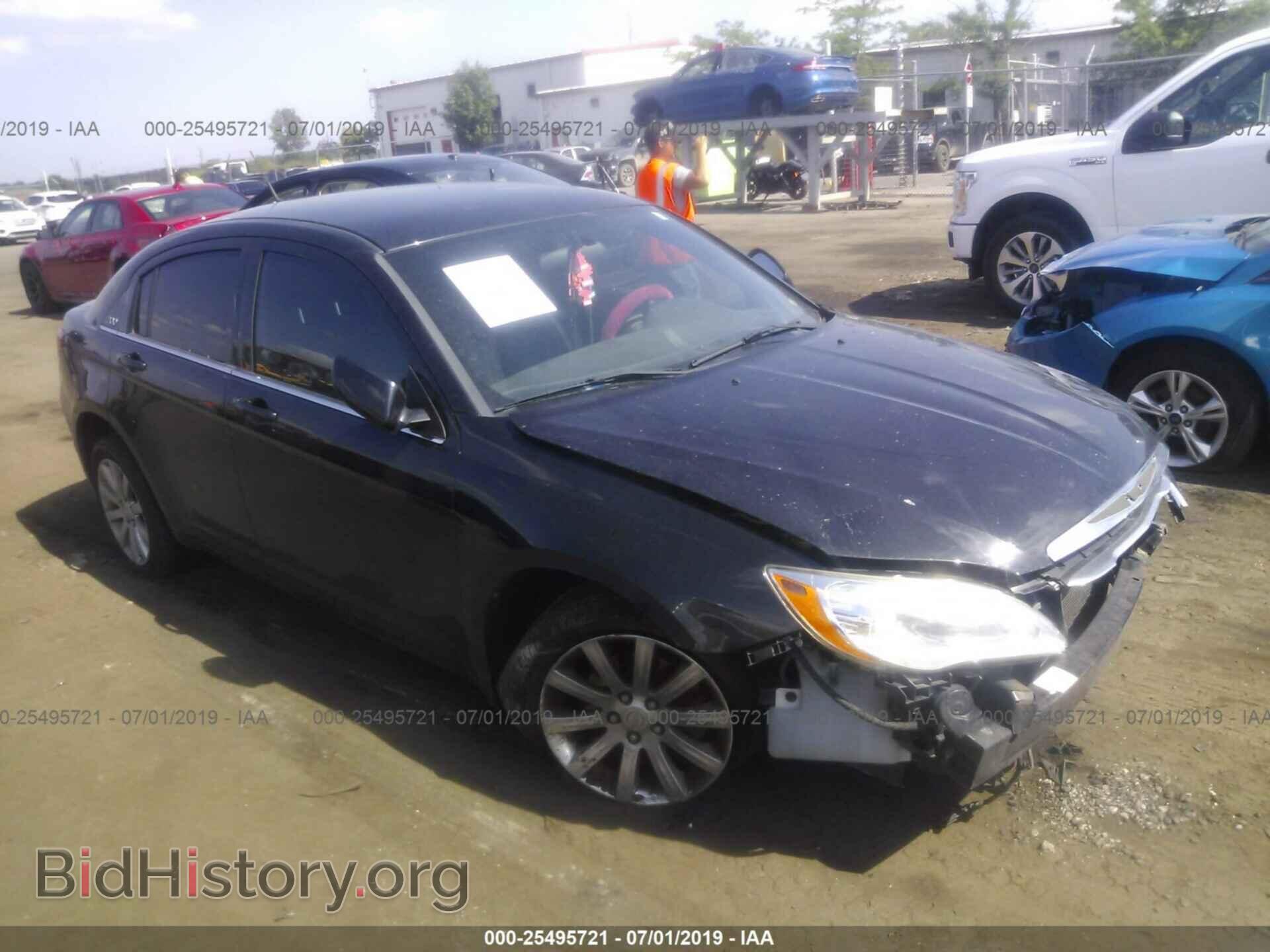 Фотография 1C3BC1FG2BN522813 - CHRYSLER 200 2011