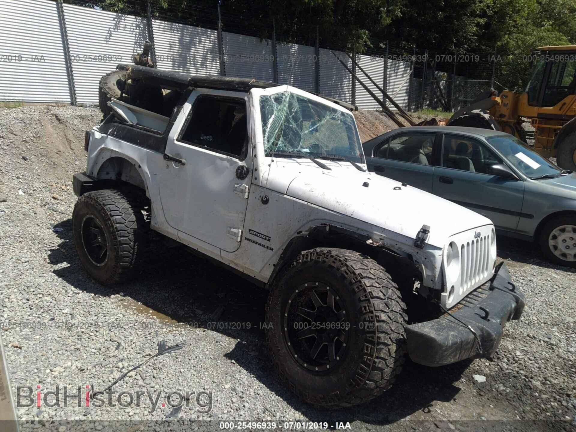 Фотография 1J4AA2D19BL596138 - JEEP WRANGLER 2011
