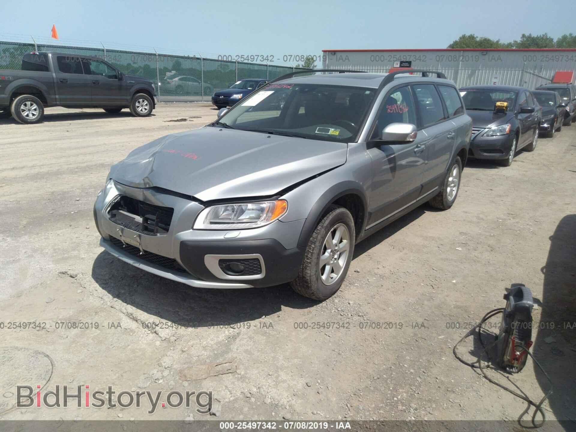 2008 VOLVO XC70 - VIN: YV4BZ982X81015861 - Фото 2
