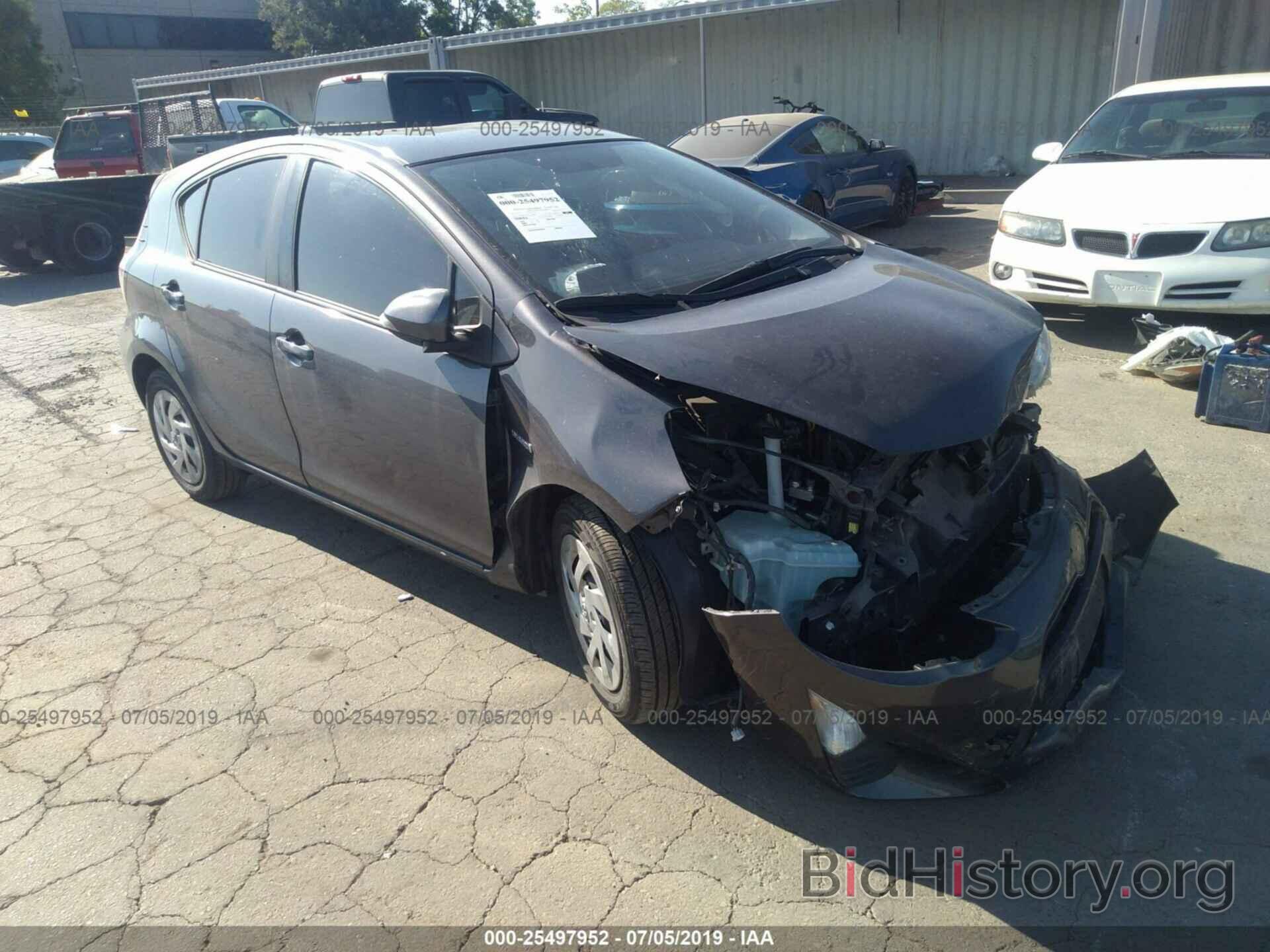 Photo JTDKDTB33G1116089 - TOYOTA PRIUS C 2016