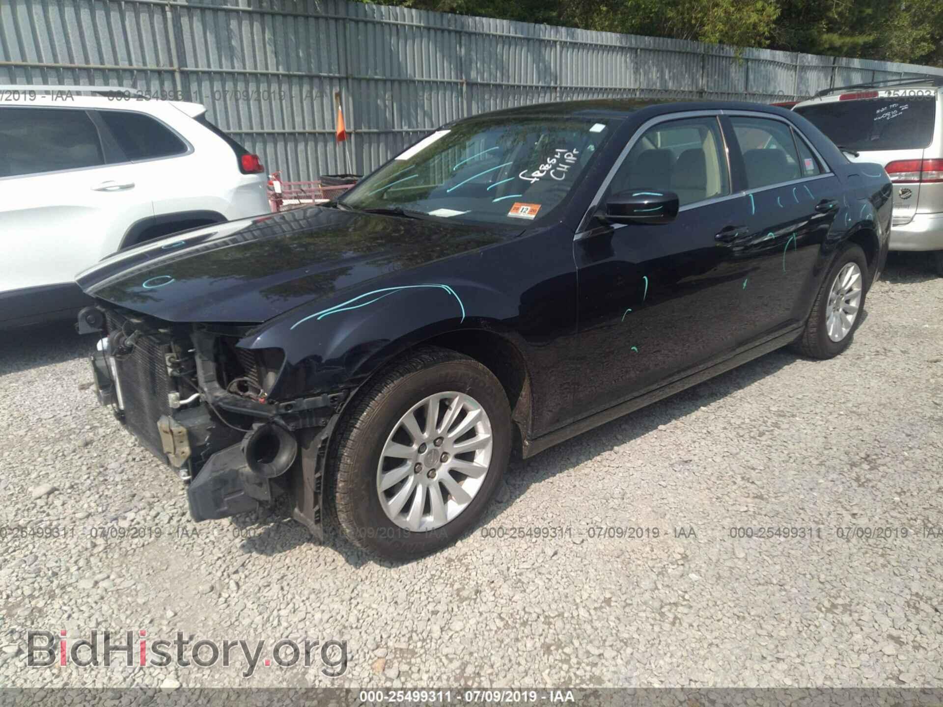 2012 CHRYSLER 300 - VIN: 2C3CCAAG5CH142502 - Фото 2