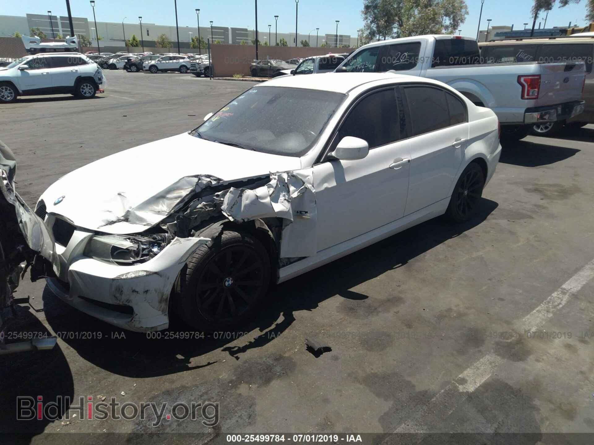 2011 BMW 328 - VIN: WBAPH5C51BA448415 - Фото 2