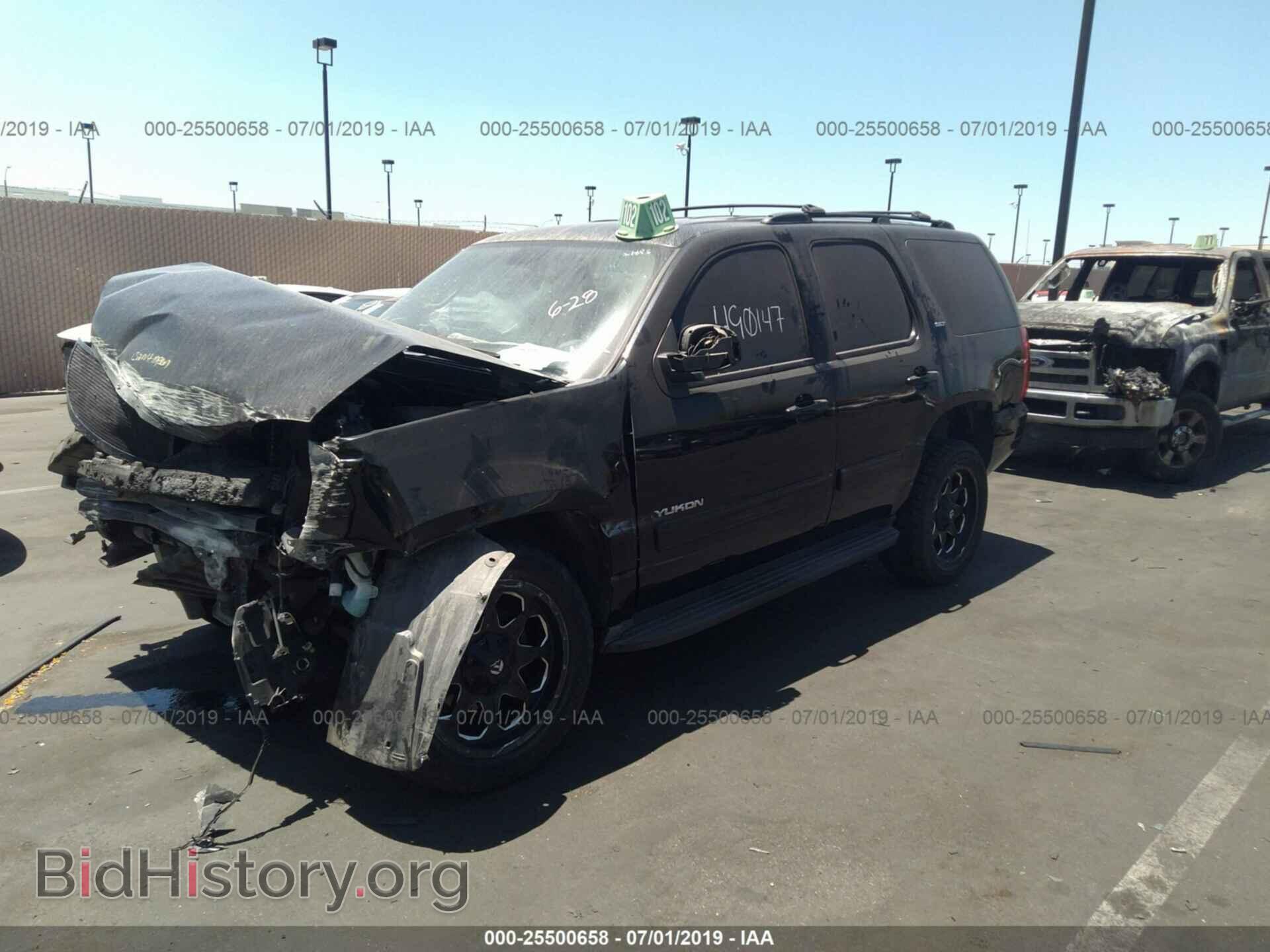 2011 GMC YUKON - VIN: 1GKS1CE04BR259058 - Фото 2