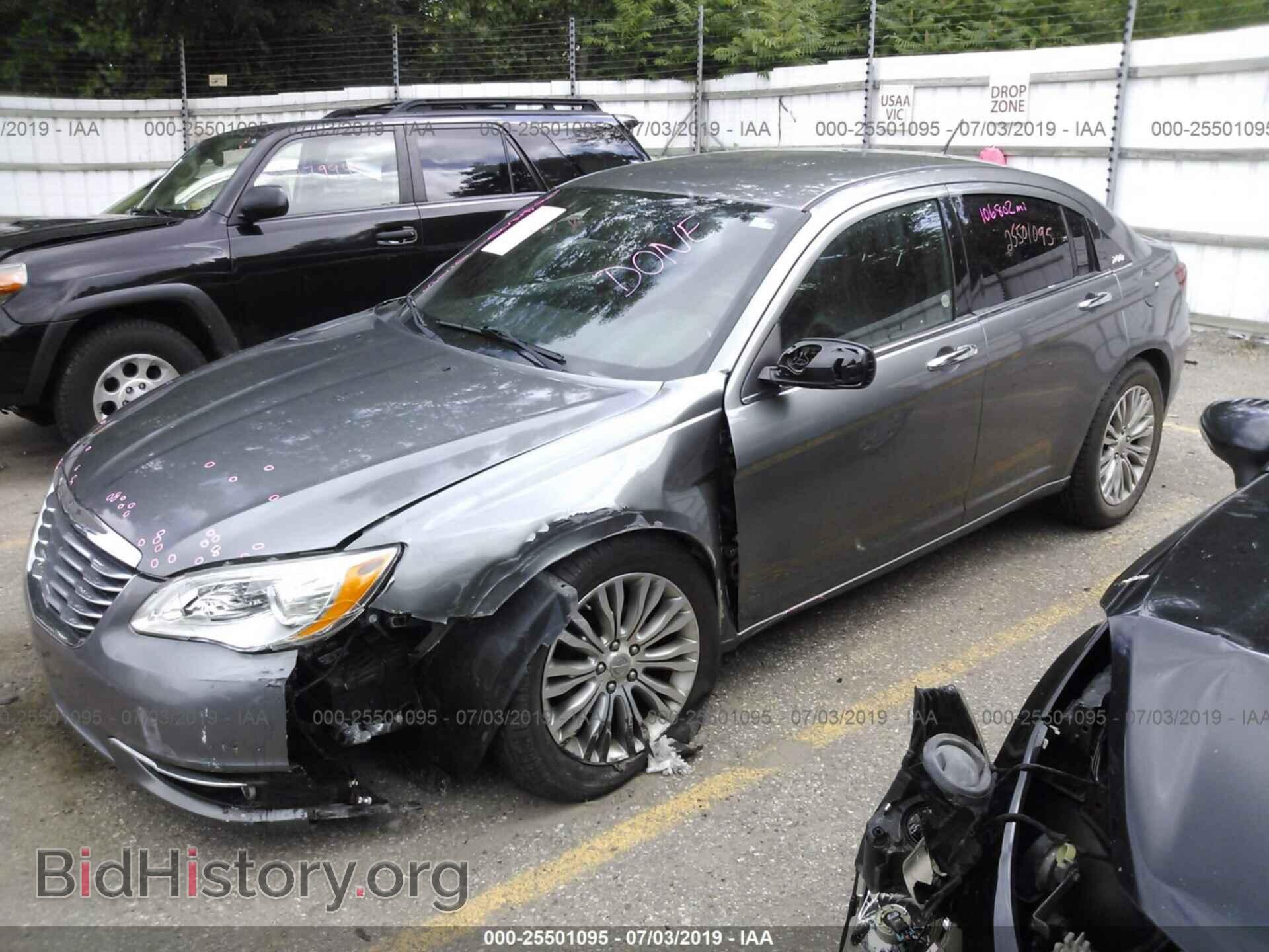 2012 CHRYSLER 200 - VIN: 1C3CCBCB0CN292998 - Photo 2