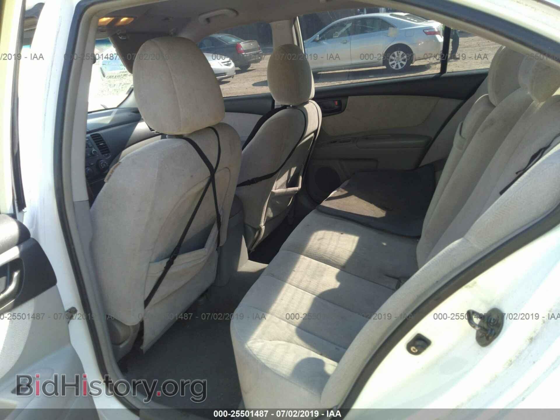 2007 KIA OPTIMA - VIN: KNAGE123775111085 - Фото 8