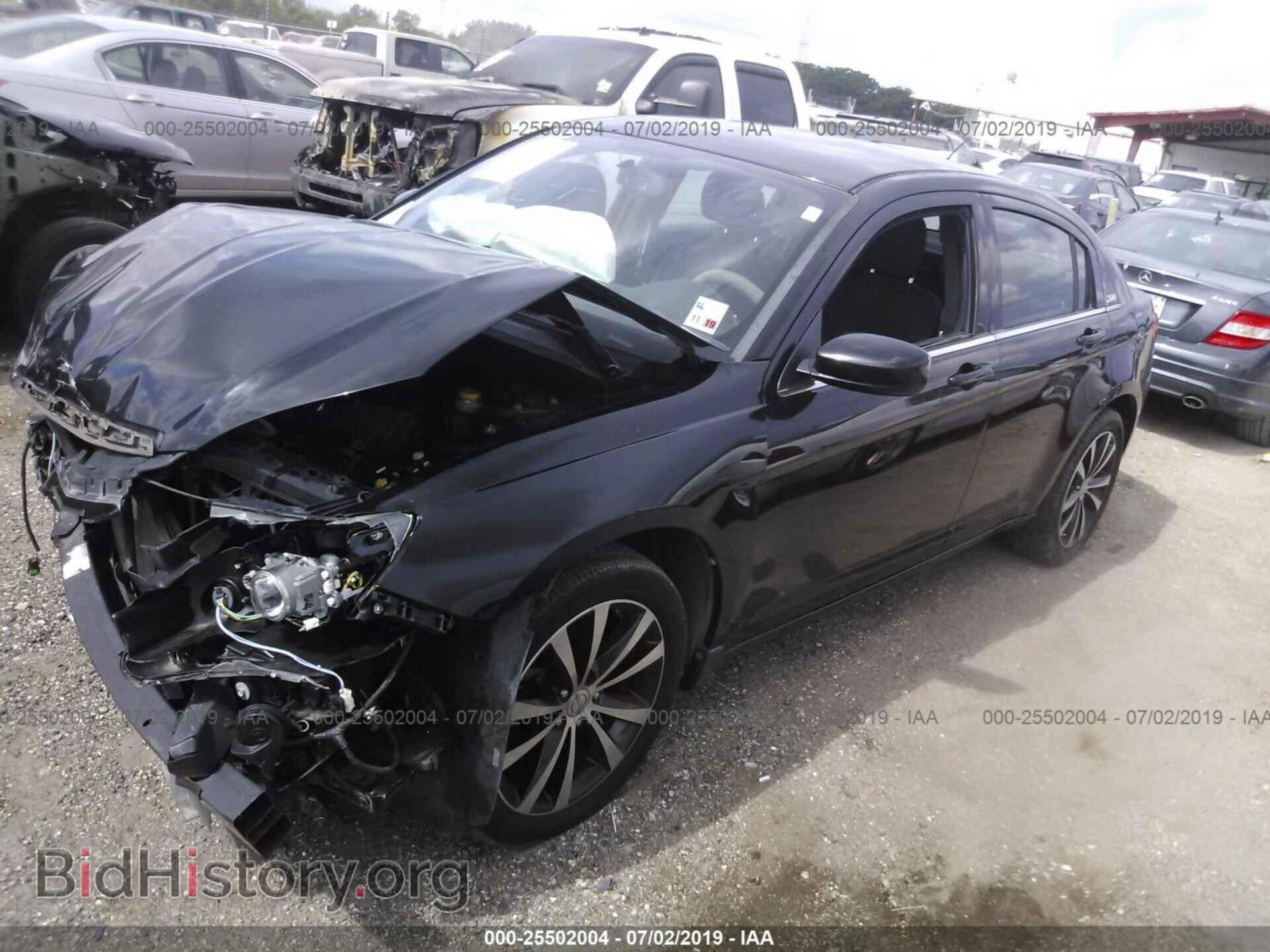 2013 CHRYSLER 200 - VIN: 1C3CCBBB4DN699242 - Фото 2