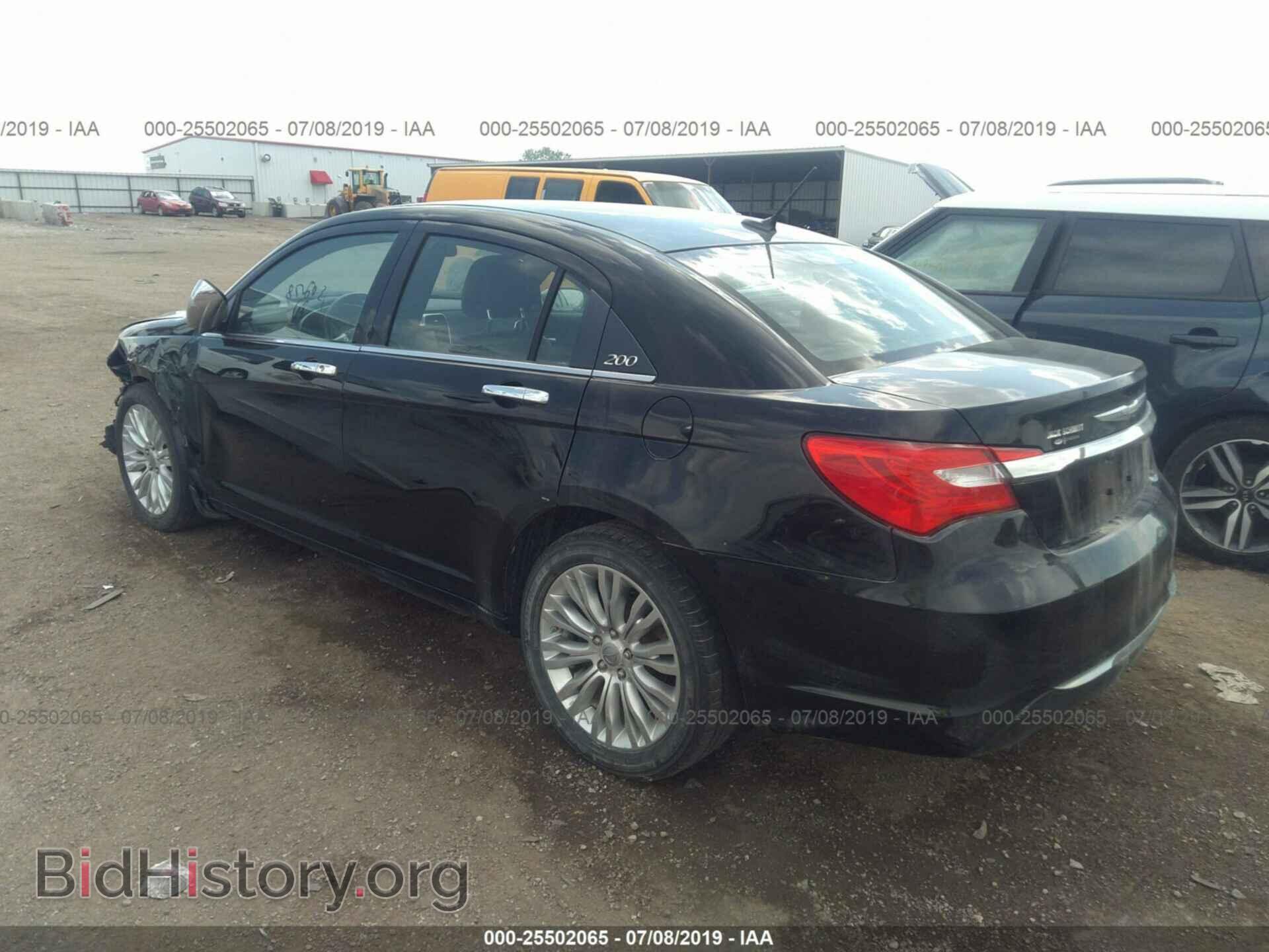 2011 CHRYSLER 200 - VIN: 1C3BC2FG1BN619040 - Фото 3