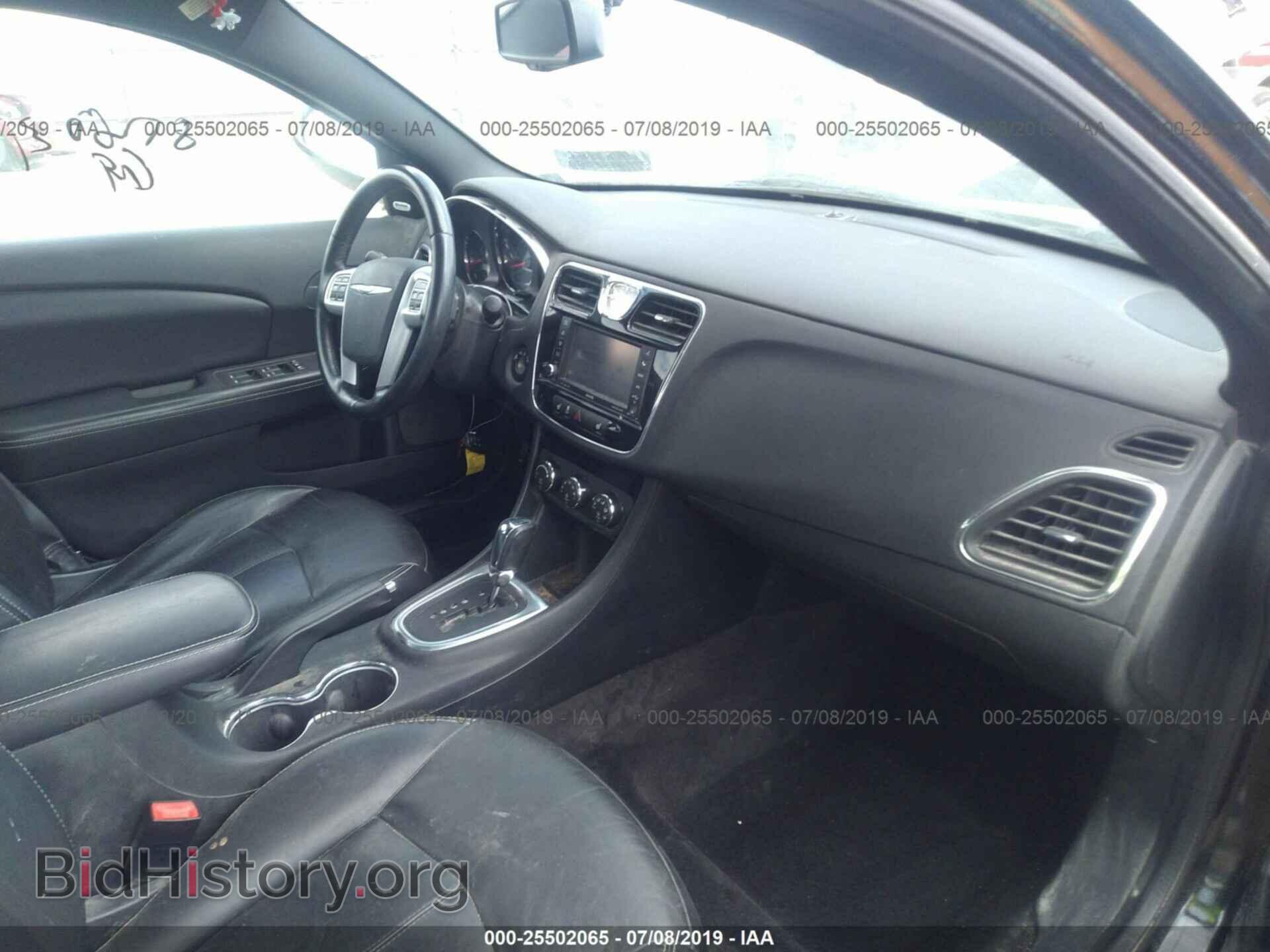 2011 CHRYSLER 200 - VIN: 1C3BC2FG1BN619040 - Фото 5