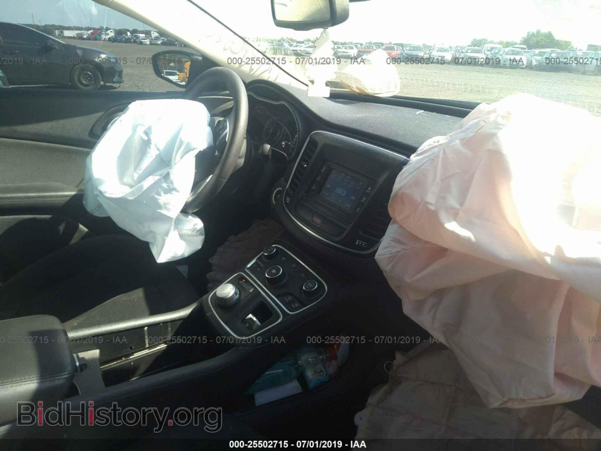 2016 CHRYSLER 200 - VIN: 1C3CCCABXGN137633 - Photo 5