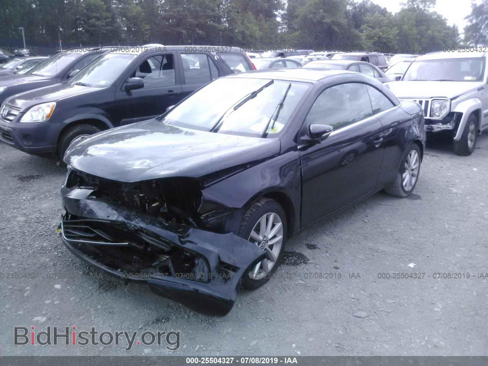 2015 VOLKSWAGEN EOS - VIN: WVWBW8AH7FV005444 - Фото 2