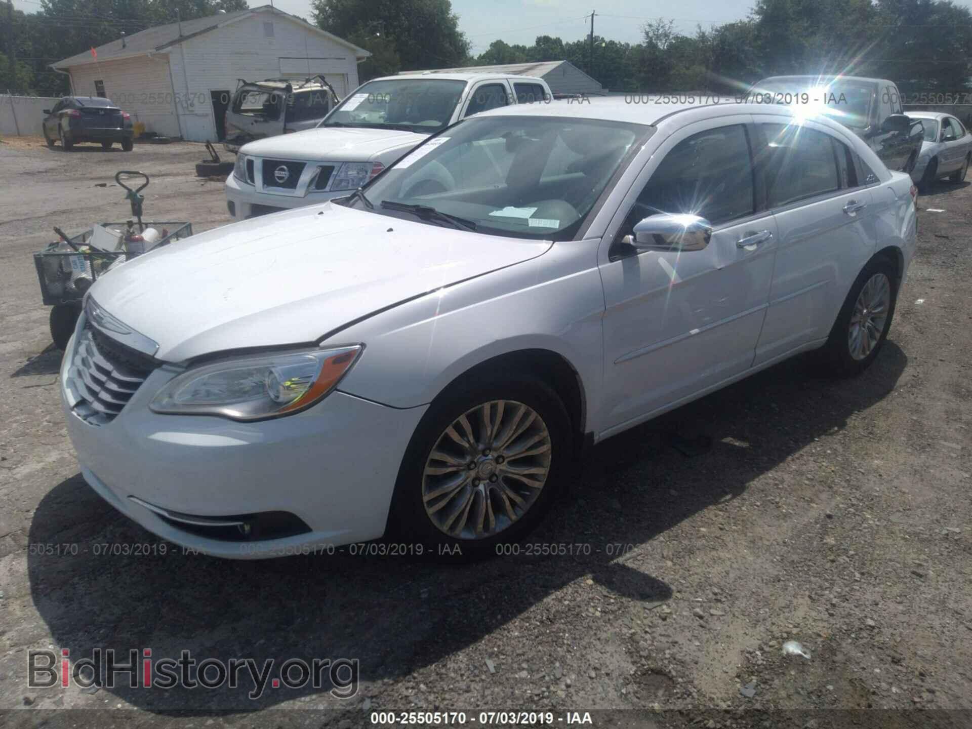 2012 CHRYSLER 200 - VIN: 1C3CCBCB5CN166877 - Фото 2