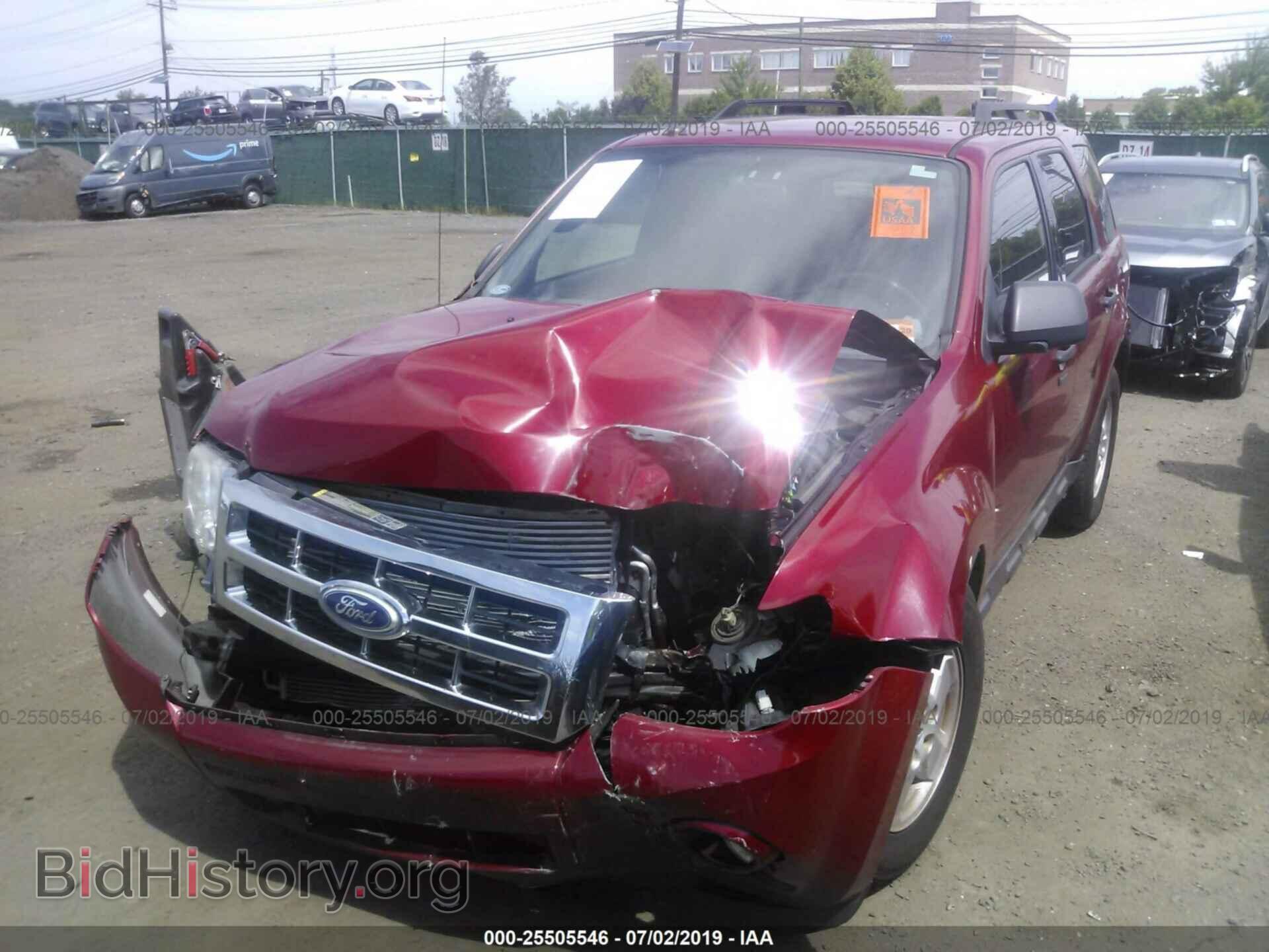2011 FORD ESCAPE - VIN: 1FMCU9D73BKA87845 - Photo 2