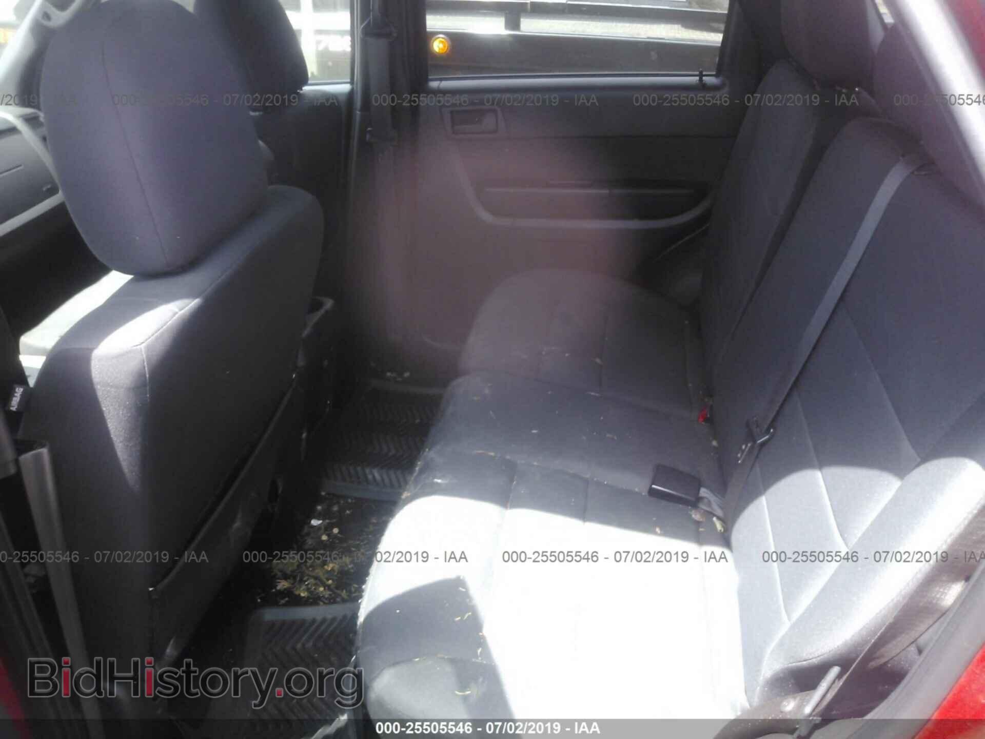 2011 FORD ESCAPE - VIN: 1FMCU9D73BKA87845 - Photo 8