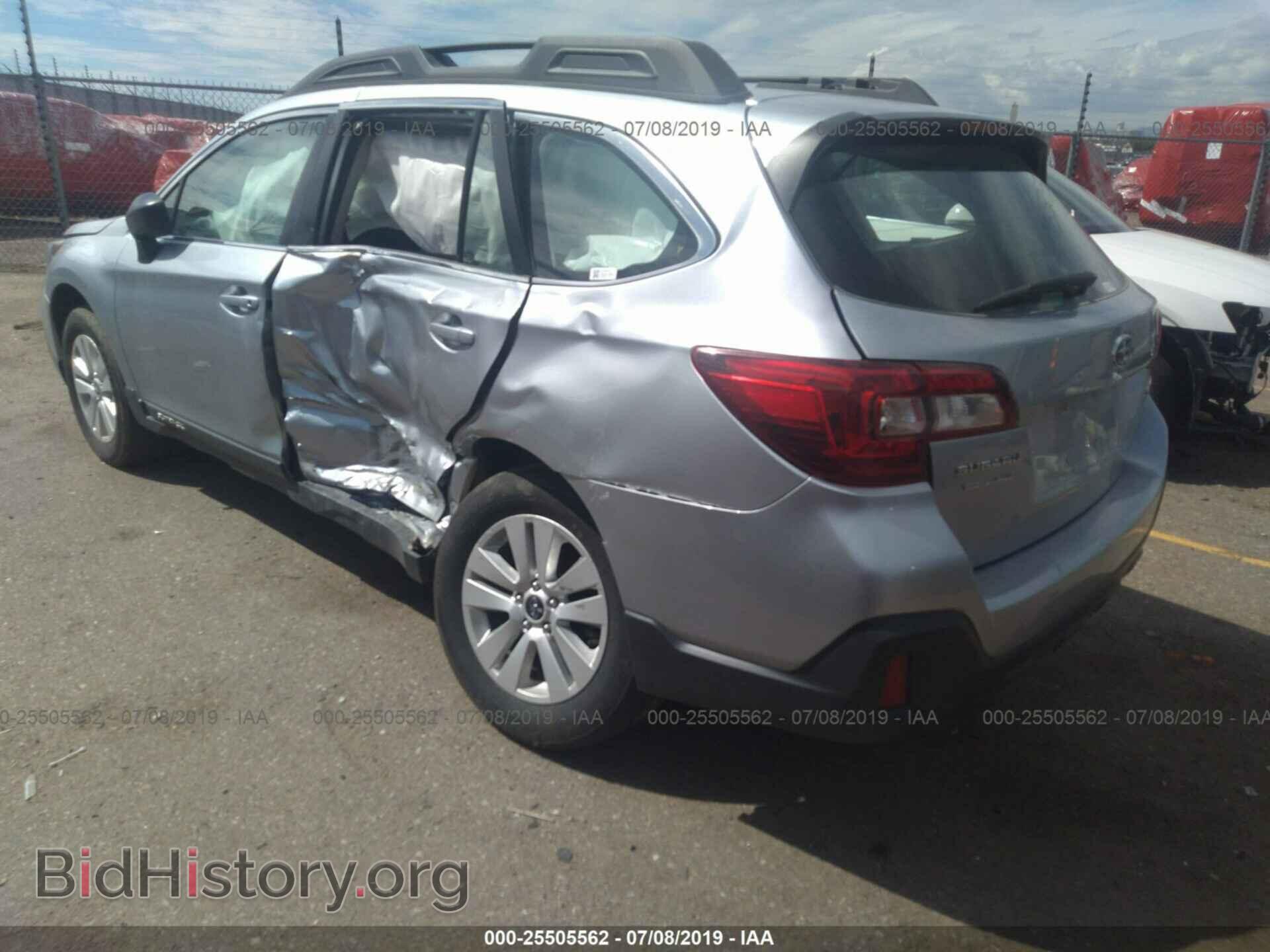 2018 SUBARU OUTBACK - VIN: 4S4BSAAC3J3394221 - Фото 3