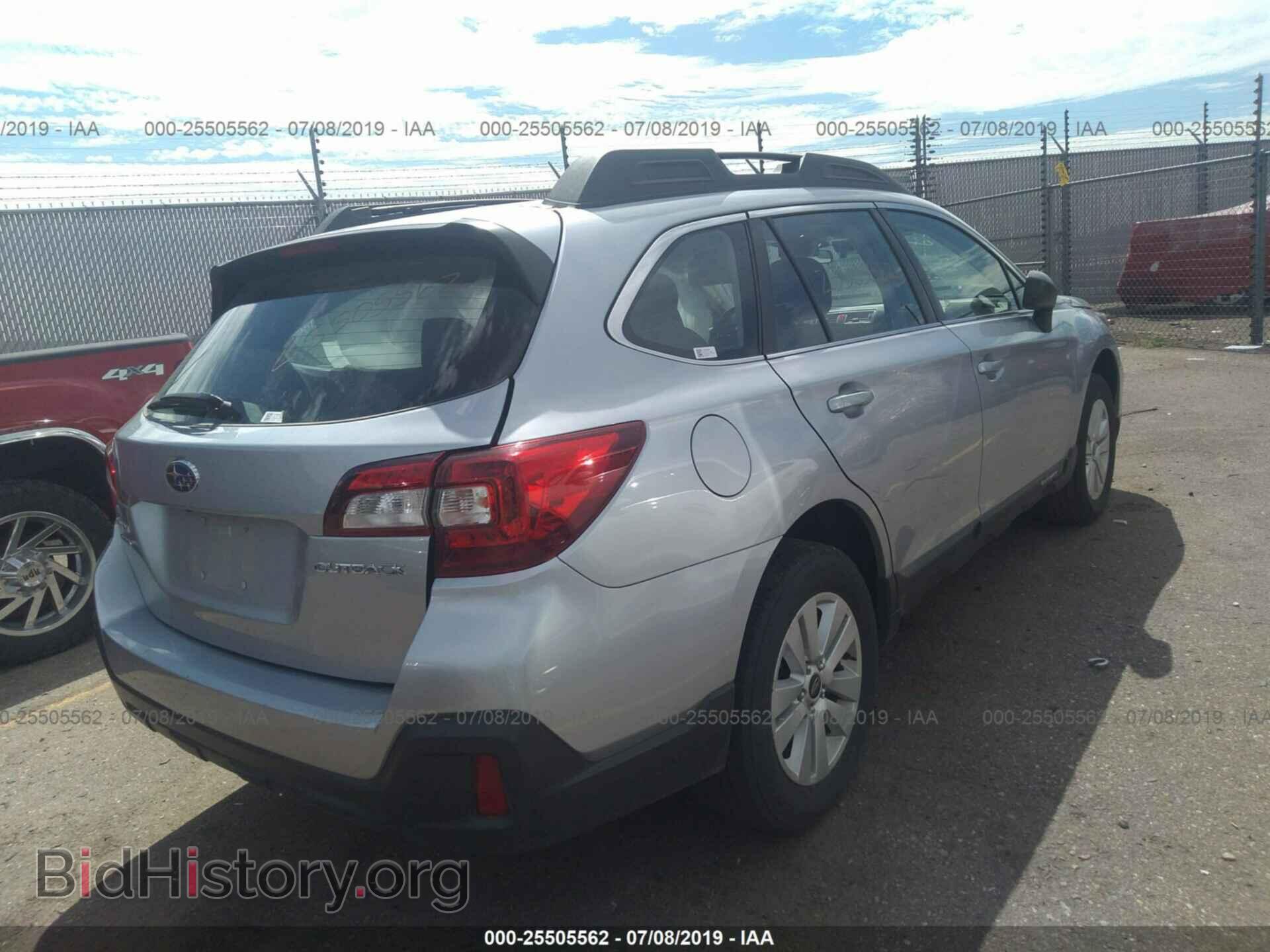 2018 SUBARU OUTBACK - VIN: 4S4BSAAC3J3394221 - Фото 4
