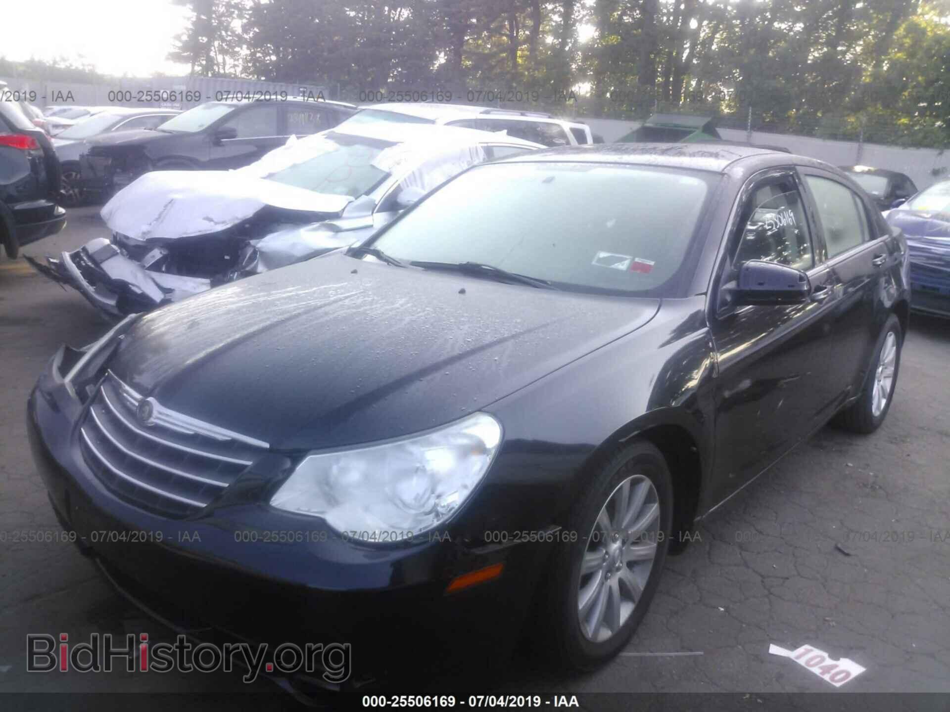 2010 CHRYSLER SEBRING - VIN: 1C3CC5FBXAN213623 - Фото 2