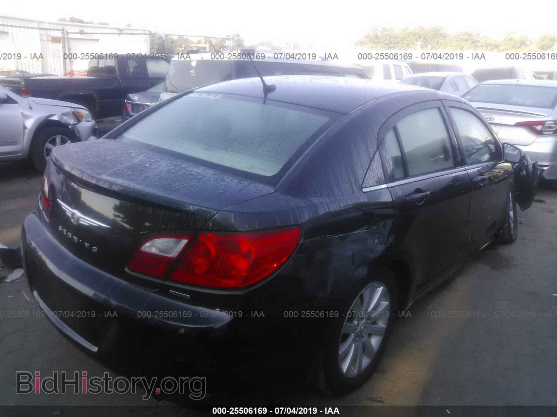 2010 CHRYSLER SEBRING - VIN: 1C3CC5FBXAN213623 - Фото 4