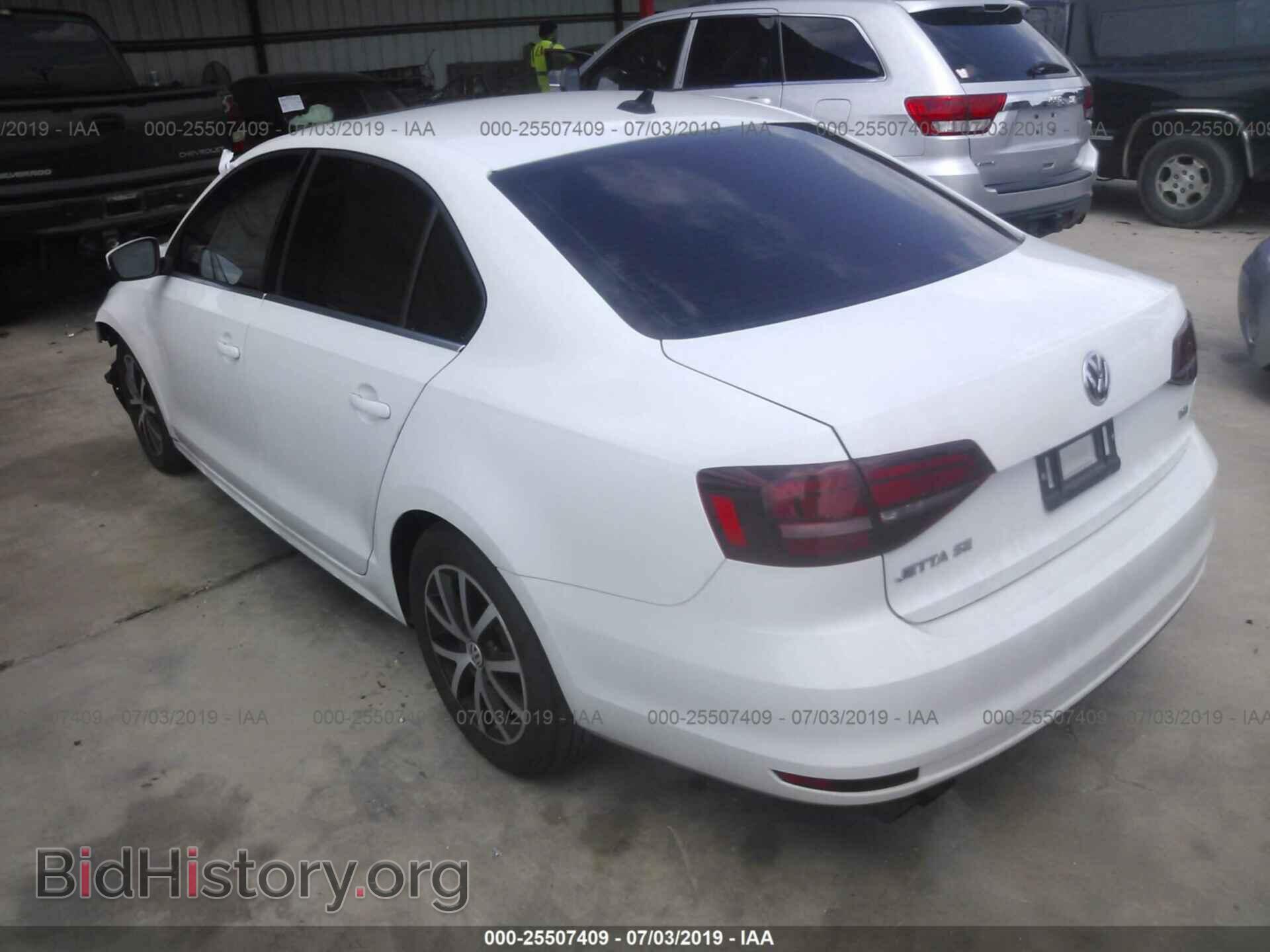 2017 VOLKSWAGEN JETTA - VIN: 3VWDB7AJ2HM398054 - Фото 3