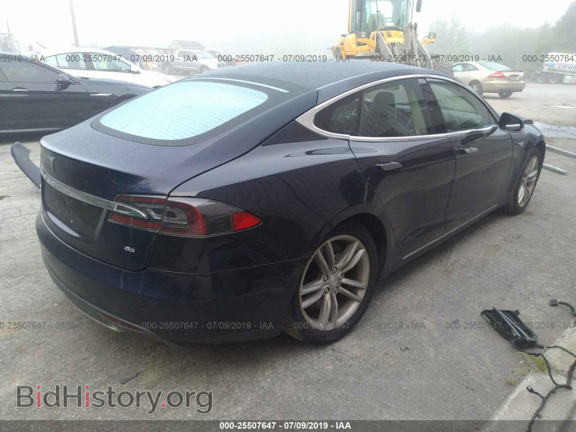 2014 TESLA MODEL S - VIN: 5YJSA1H1XEFP28569 - Photo 4