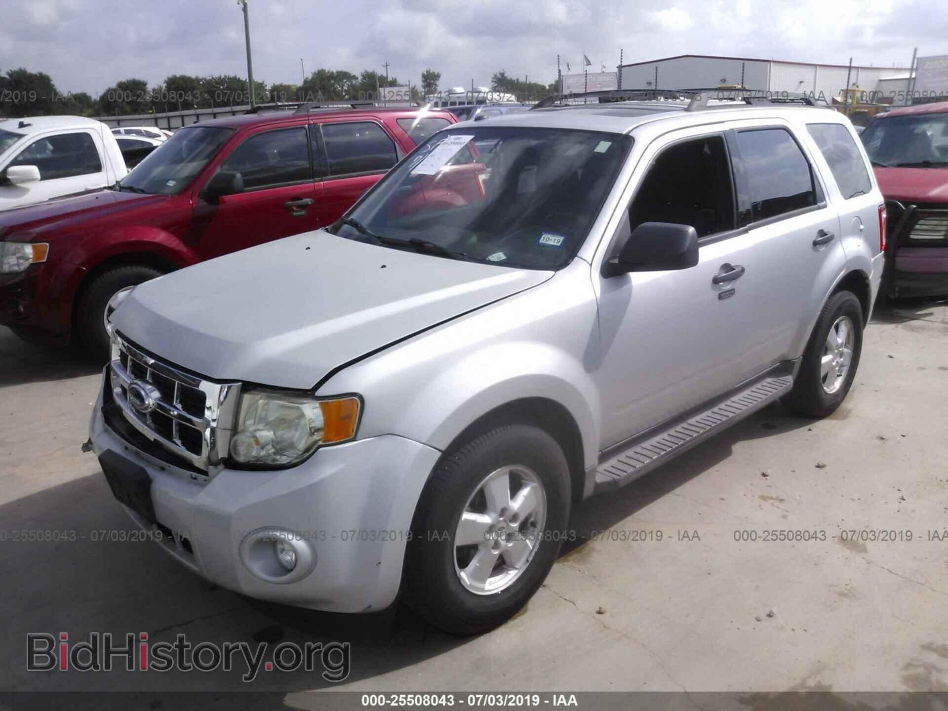 2011 FORD ESCAPE - VIN: 1FMCU0D77BKC22983 - Фото 2