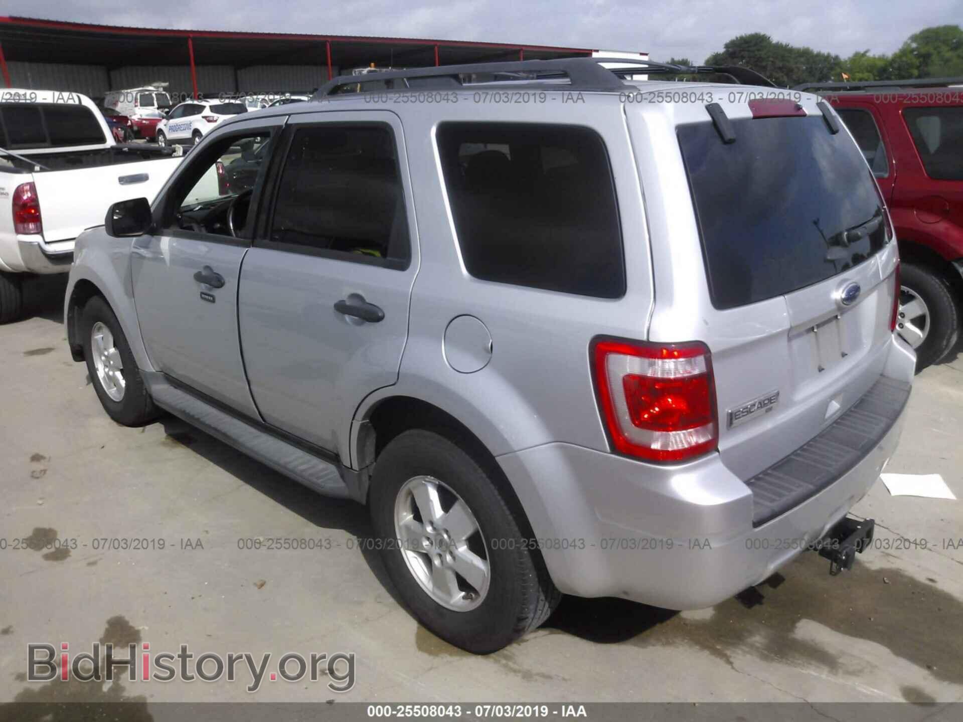 2011 FORD ESCAPE - VIN: 1FMCU0D77BKC22983 - Фото 3
