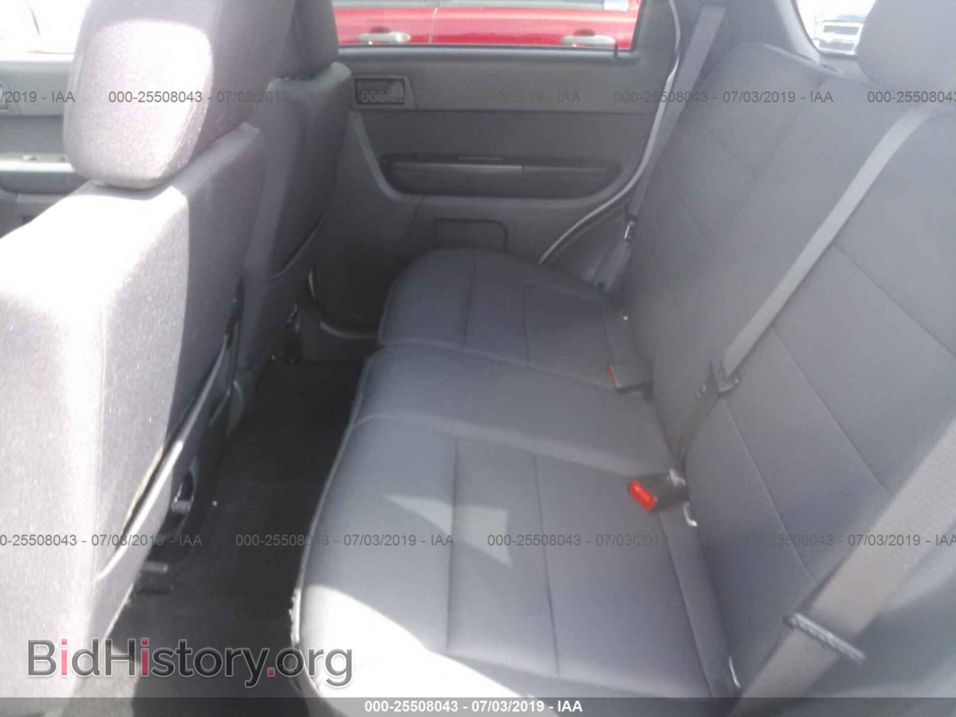 2011 FORD ESCAPE - VIN: 1FMCU0D77BKC22983 - Фото 8
