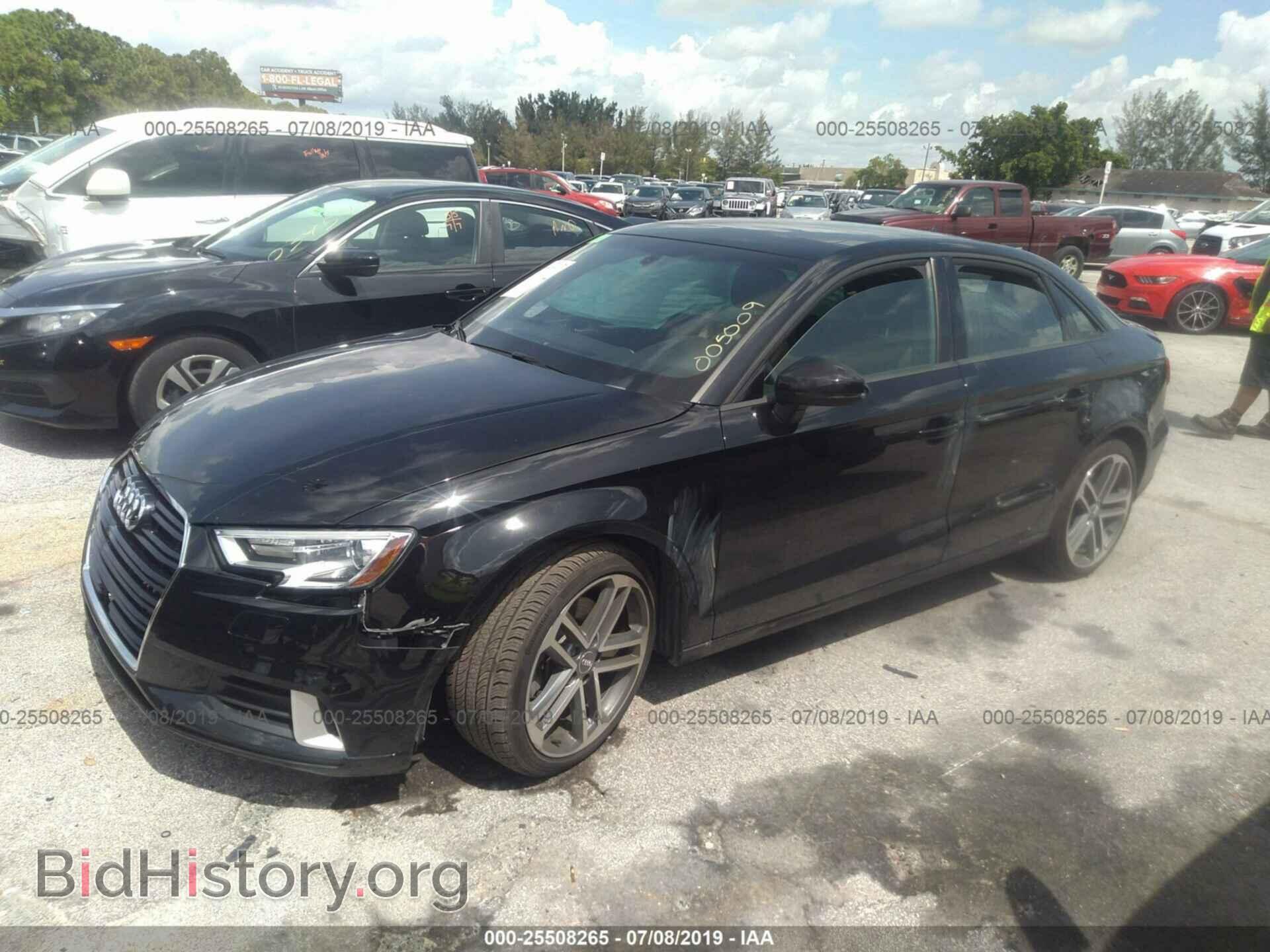 2018 AUDI A3 - VIN: WAUAUGFF0J1005009 - Фото 2