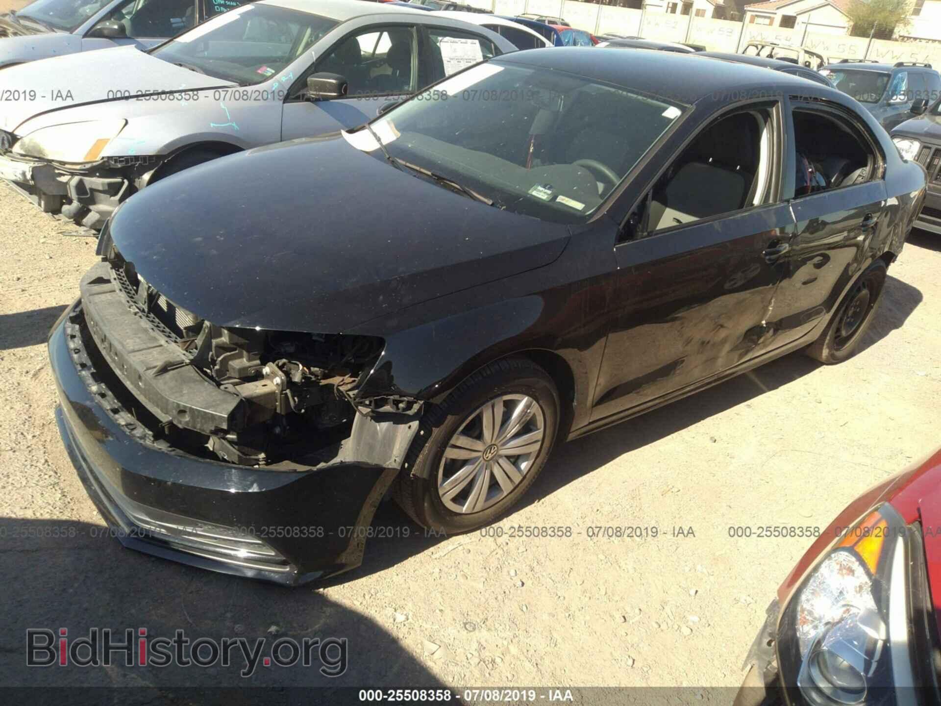 2017 VOLKSWAGEN JETTA - VIN: 3VW2B7AJ7HM401960 - Photo 2