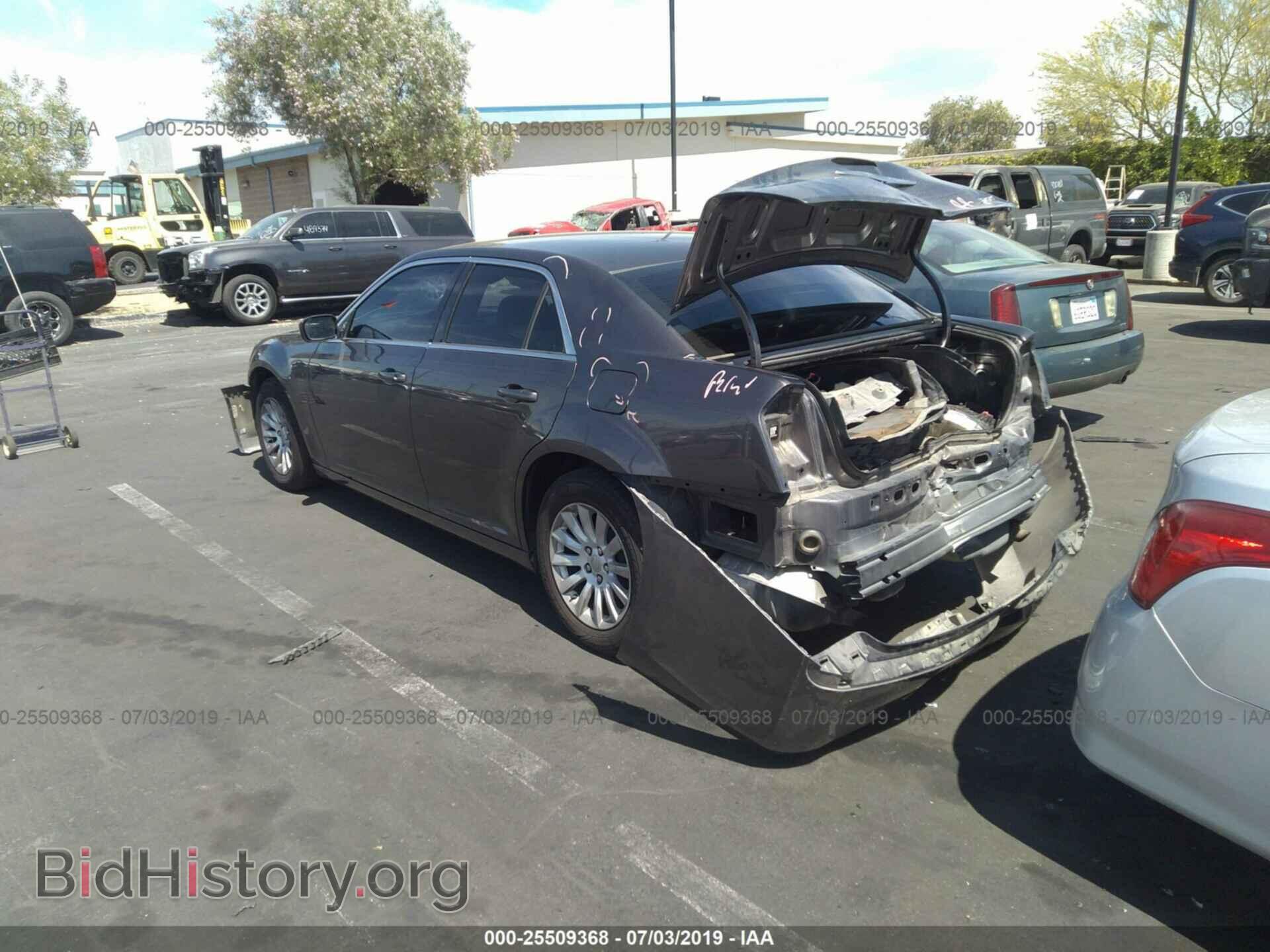 2013 CHRYSLER 300 - VIN: 2C3CCAAG1DH657210 - Фото 3