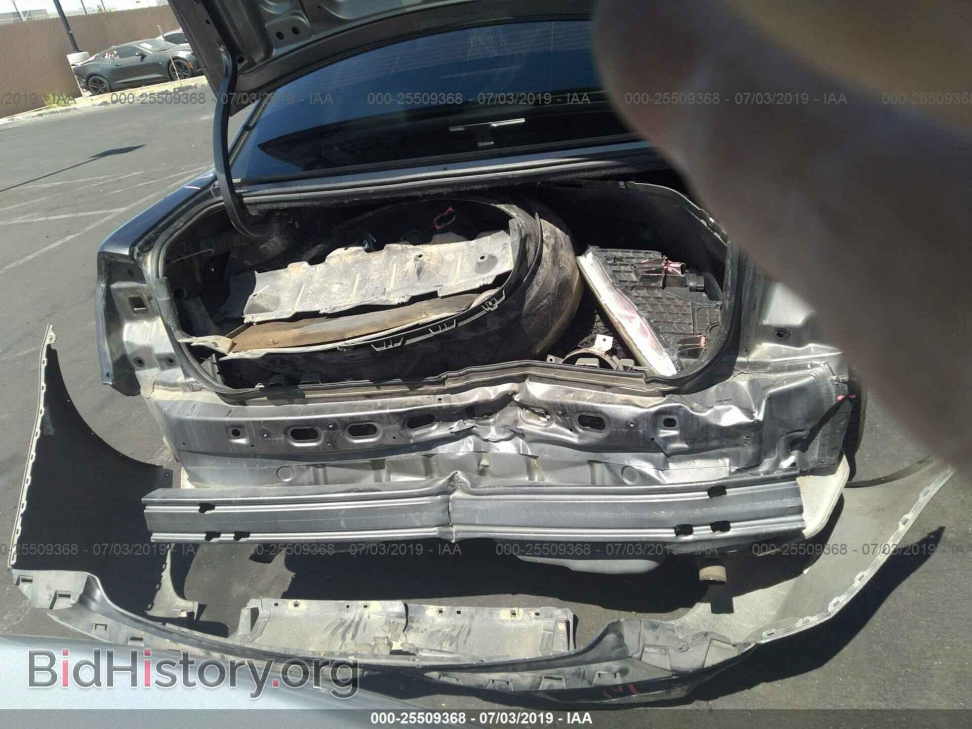 2013 CHRYSLER 300 - VIN: 2C3CCAAG1DH657210 - Фото 6