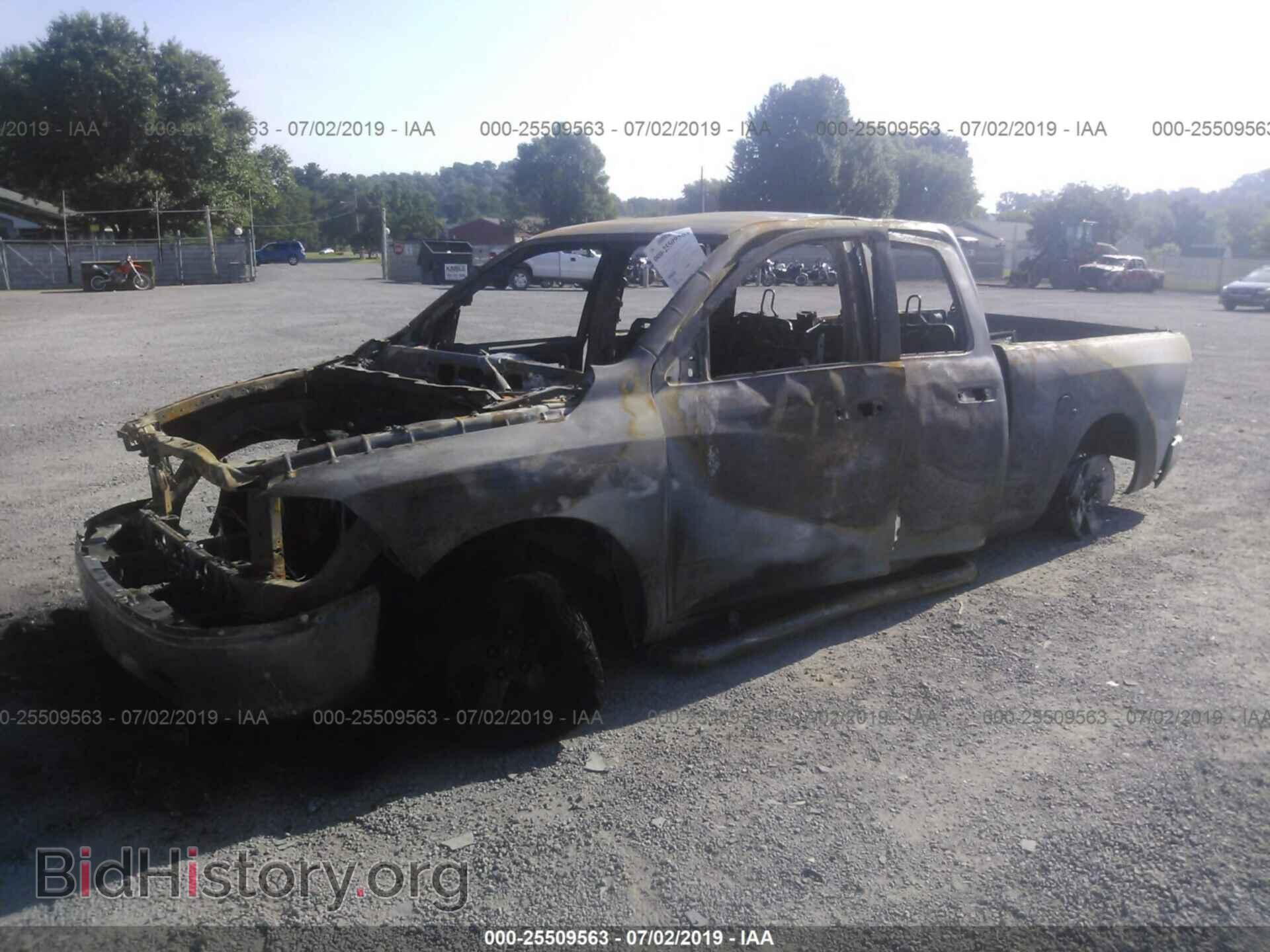 2011 DODGE RAM 1500 - VIN: 1D7RV1GT6BS643318 - Фото 2