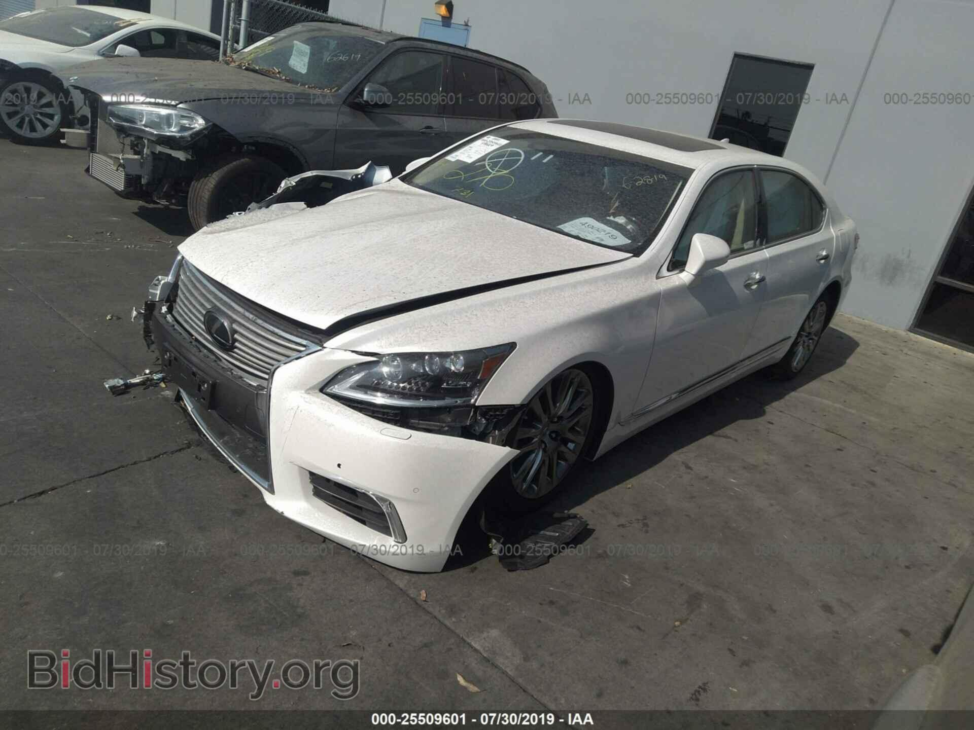 2017 LEXUS LS - VIN: JTHGL1EF2H5057984 - Photo 2