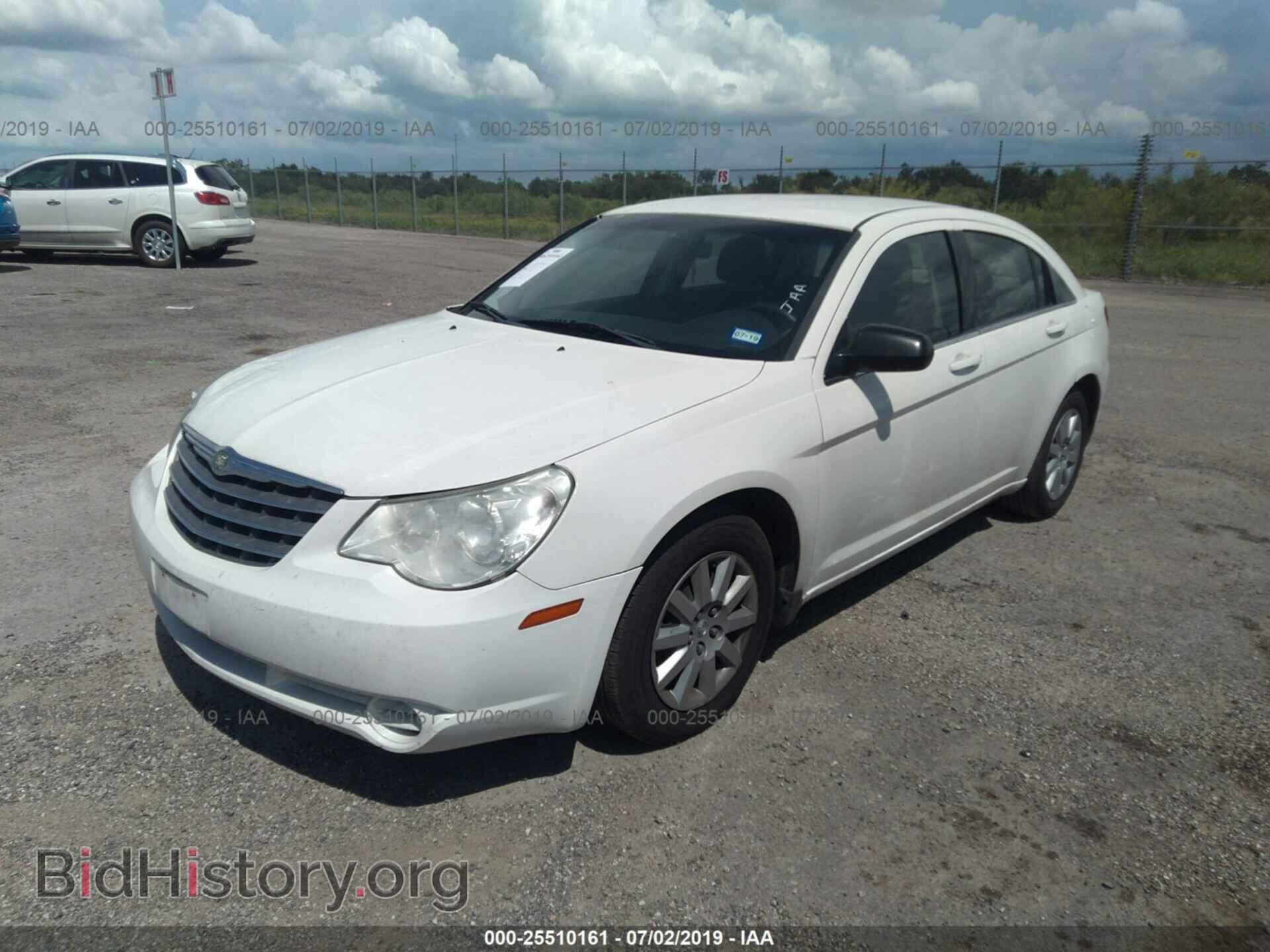 2010 CHRYSLER SEBRING - VIN: 1C3CC4FB7AN166433 - Фото 2