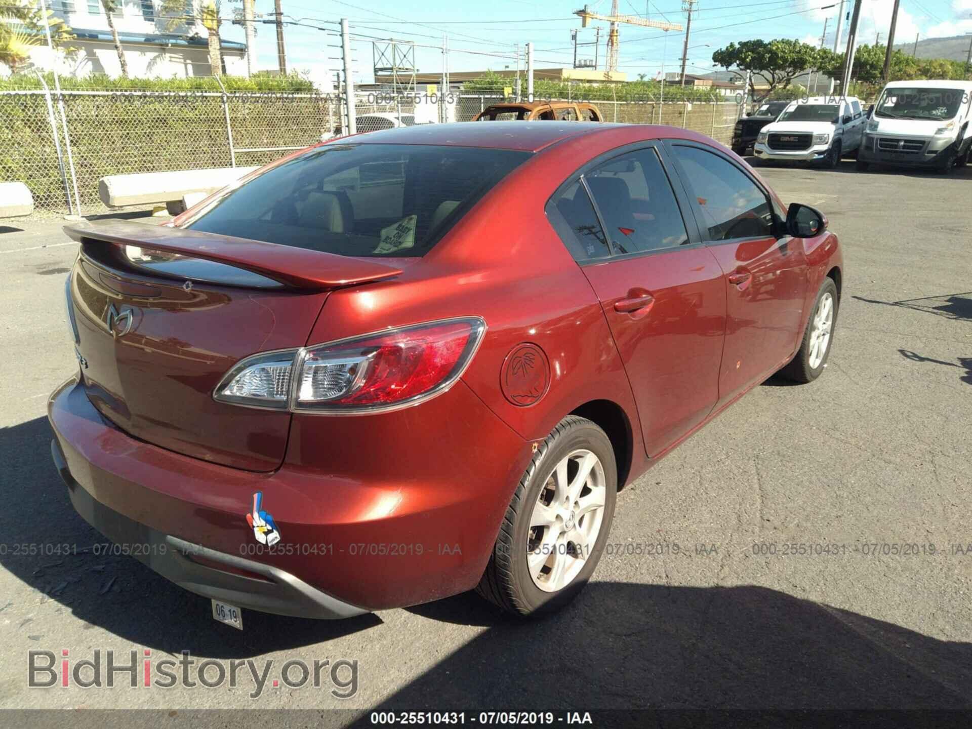 2011 MAZDA 3 - VIN: JM1BL1VFXB1430330 - Photo 4