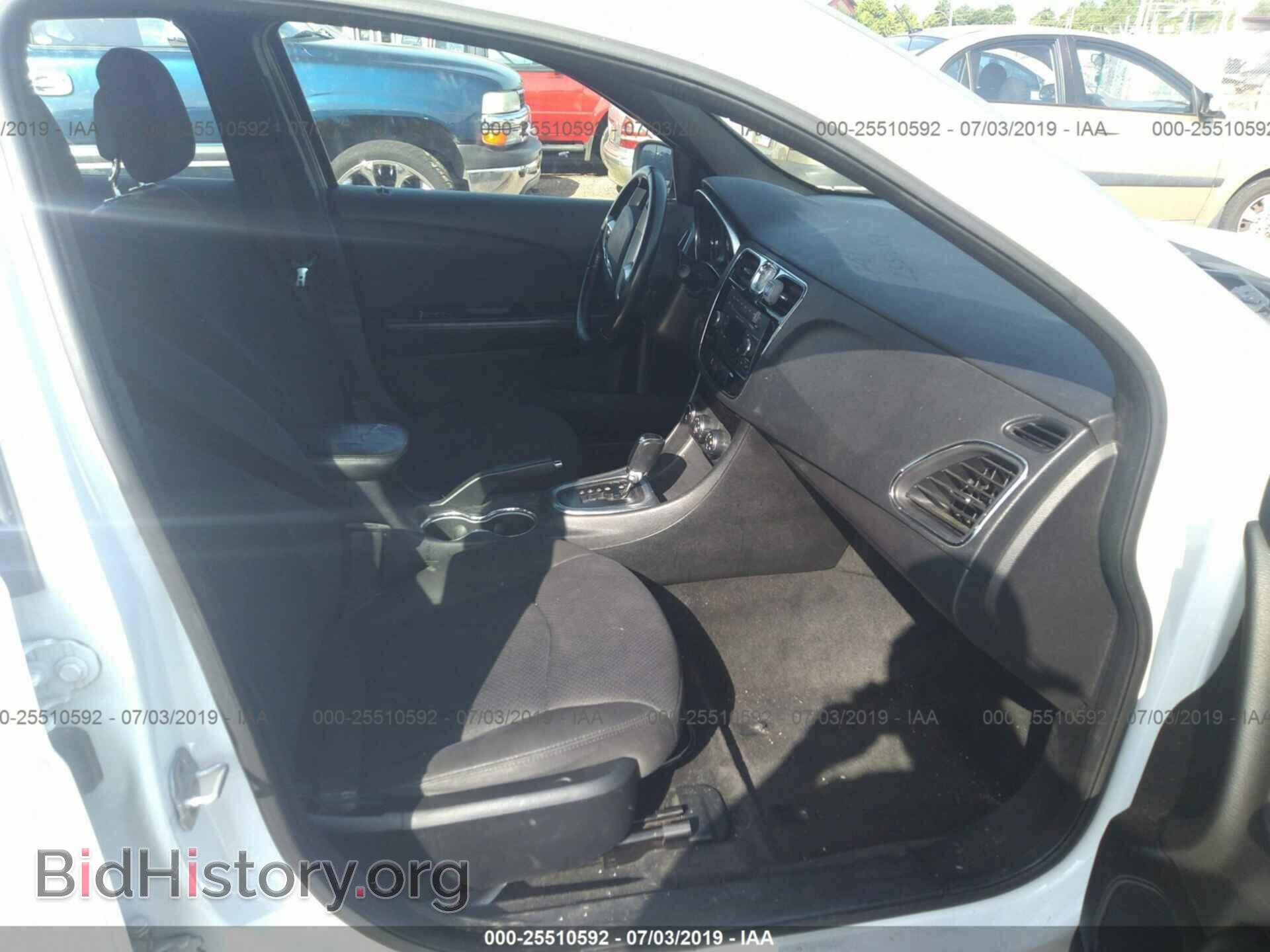 2012 CHRYSLER 200 - VIN: 1C3CCBBG4CN227374 - Фото 5