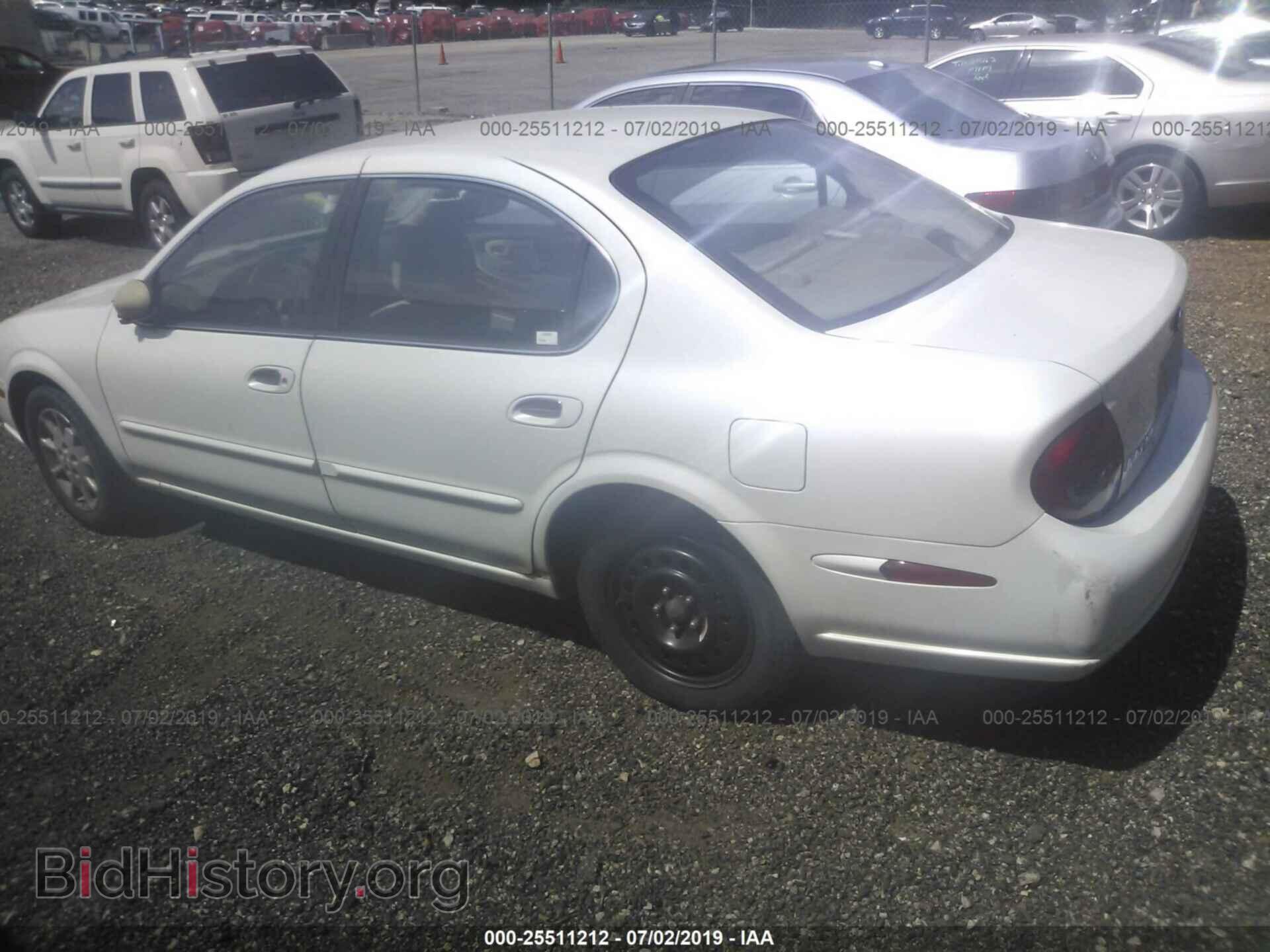 2000 NISSAN MAXIMA - VIN: JN1CA31D2YT716005 - Photo 3