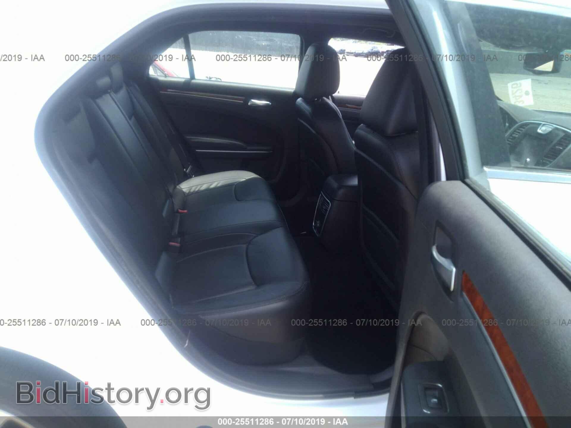 2014 CHRYSLER 300 - VIN: 2C3CCARG6EH162037 - Фото 8