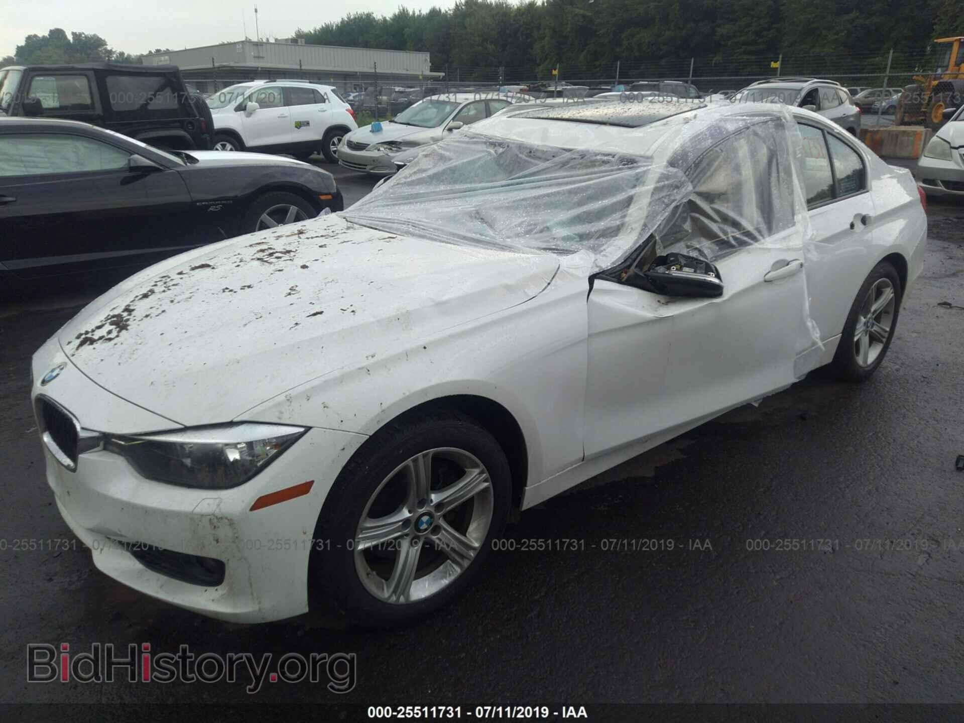 2014 BMW 328 - VIN: WBA3B3G51ENR81439 - Фото 2