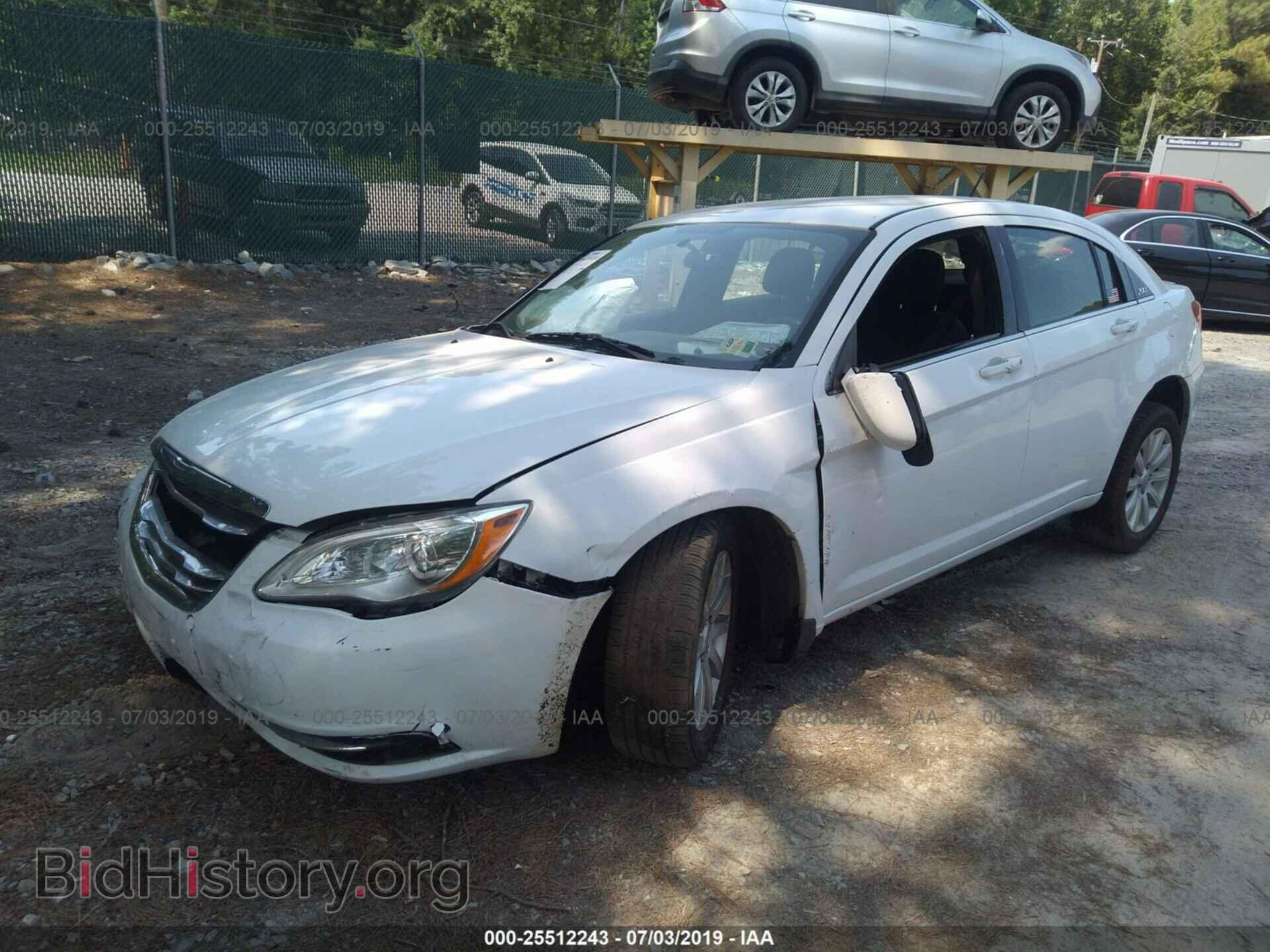 2013 CHRYSLER 200 - VIN: 1C3CCBBG9DN678060 - Photo 2