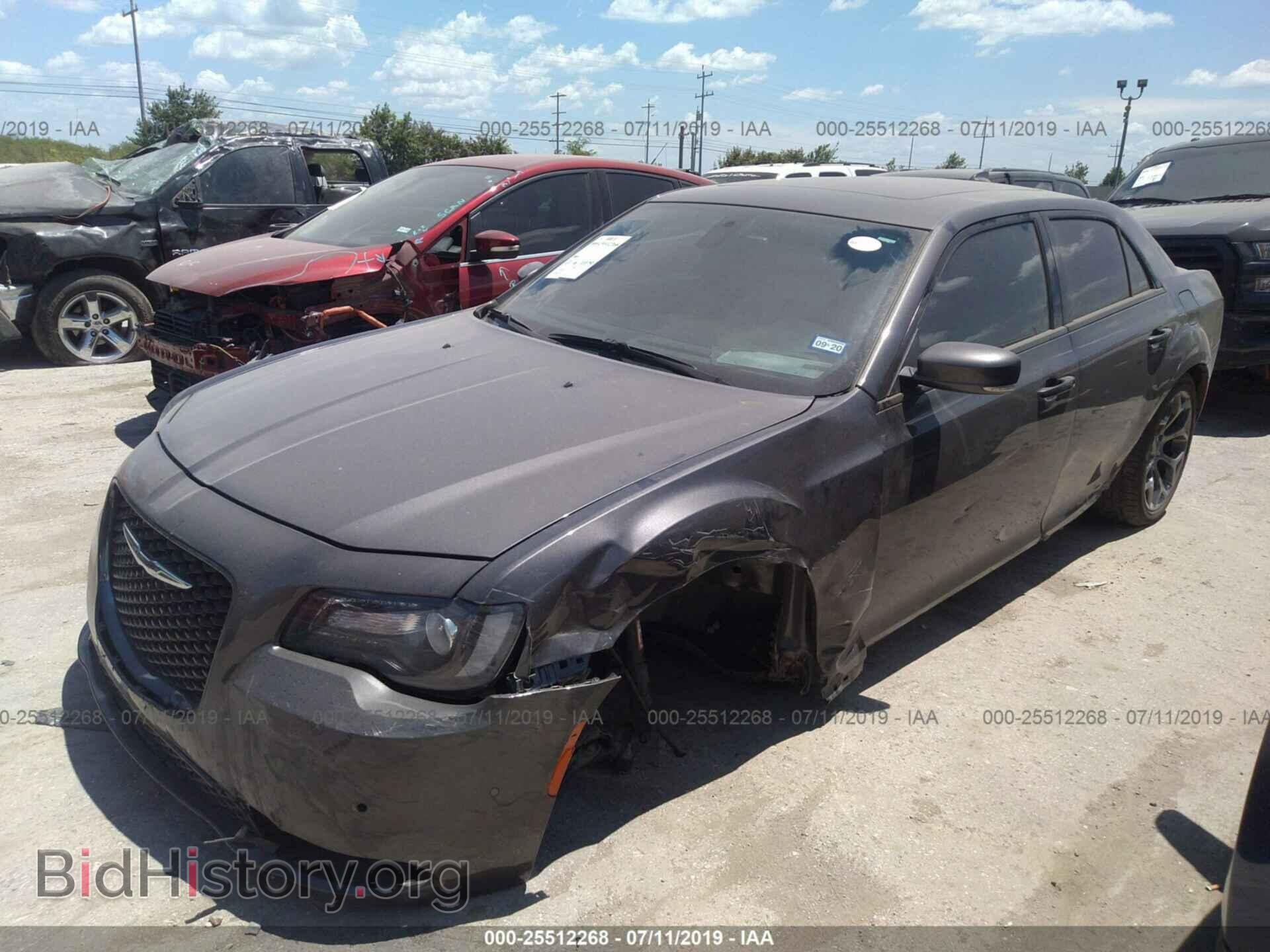 2018 CHRYSLER 300 - VIN: 2C3CCABG0JH313863 - Фото 2