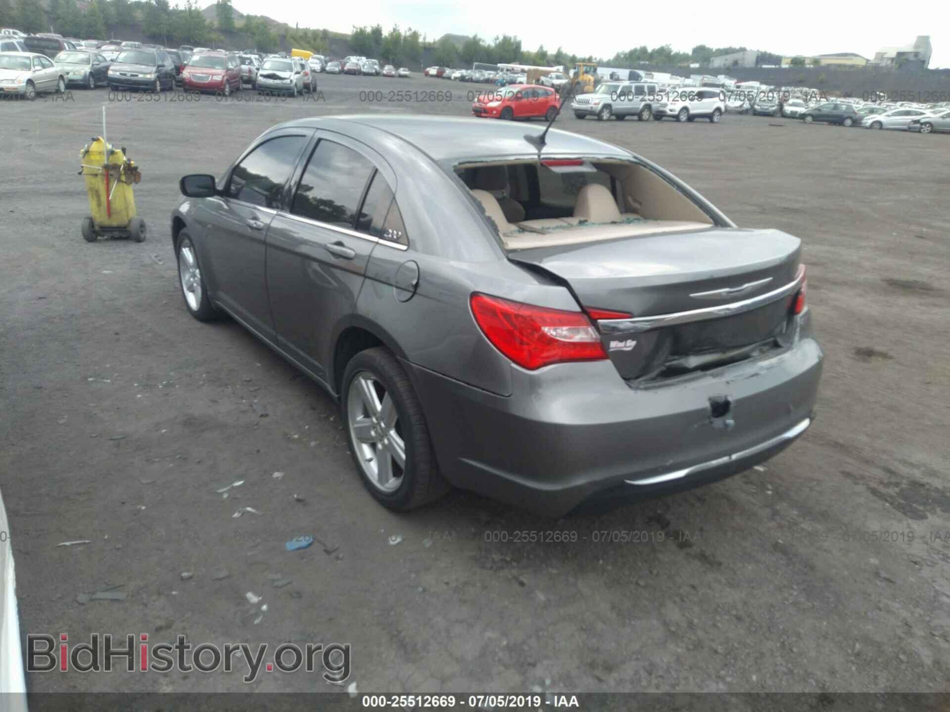 2013 CHRYSLER 200 - VIN: 1C3CCBBB8DN765551 - Photo 3