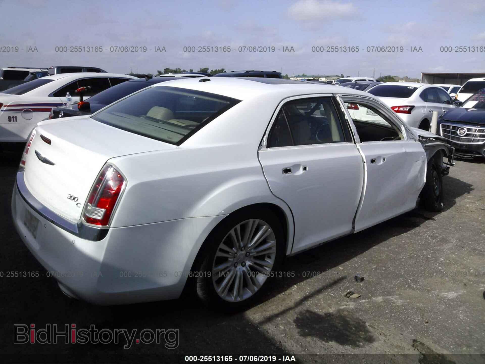 2011 CHRYSLER 300C - VIN: 2C3CA6CT0BH585250 - Фото 4