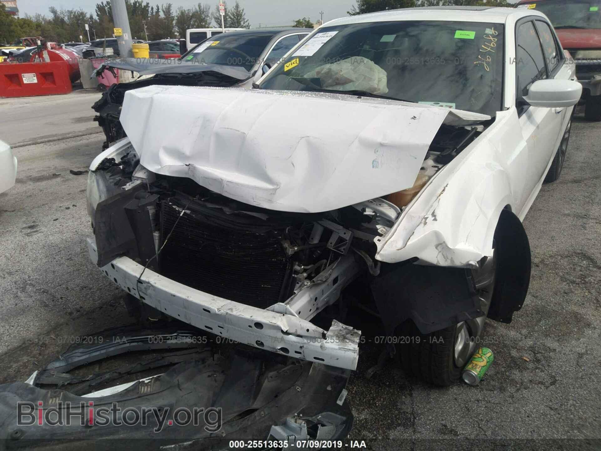 2014 CHRYSLER 300 - VIN: 2C3CCABG5EH264682 - Фото 6