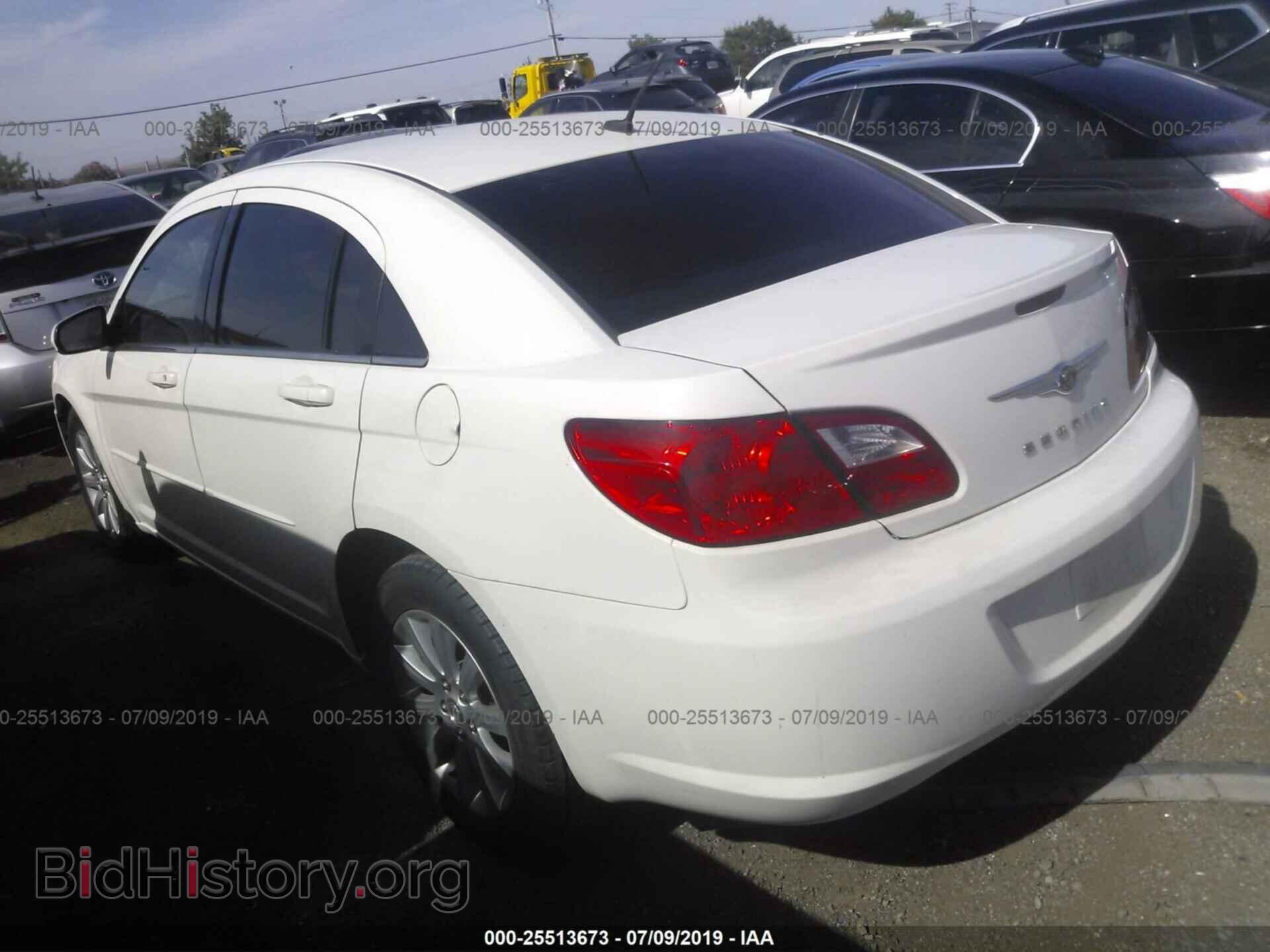2010 CHRYSLER SEBRING - VIN: 1C3CC5FD0AN199801 - Фото 3