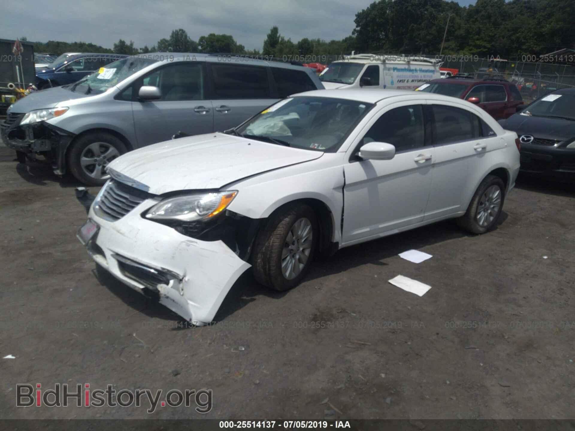 2013 CHRYSLER 200 - VIN: 1C3CCBAB7DN559591 - Фото 2