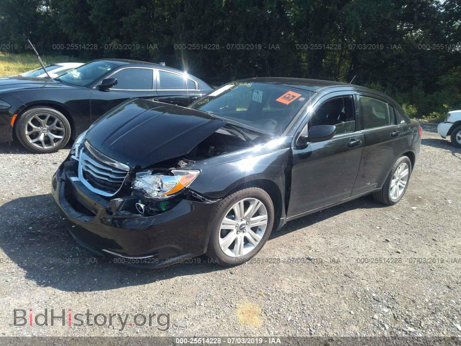 2011 CHRYSLER 200 - VIN: 1C3BC1FB5BN589488 - Фото 2