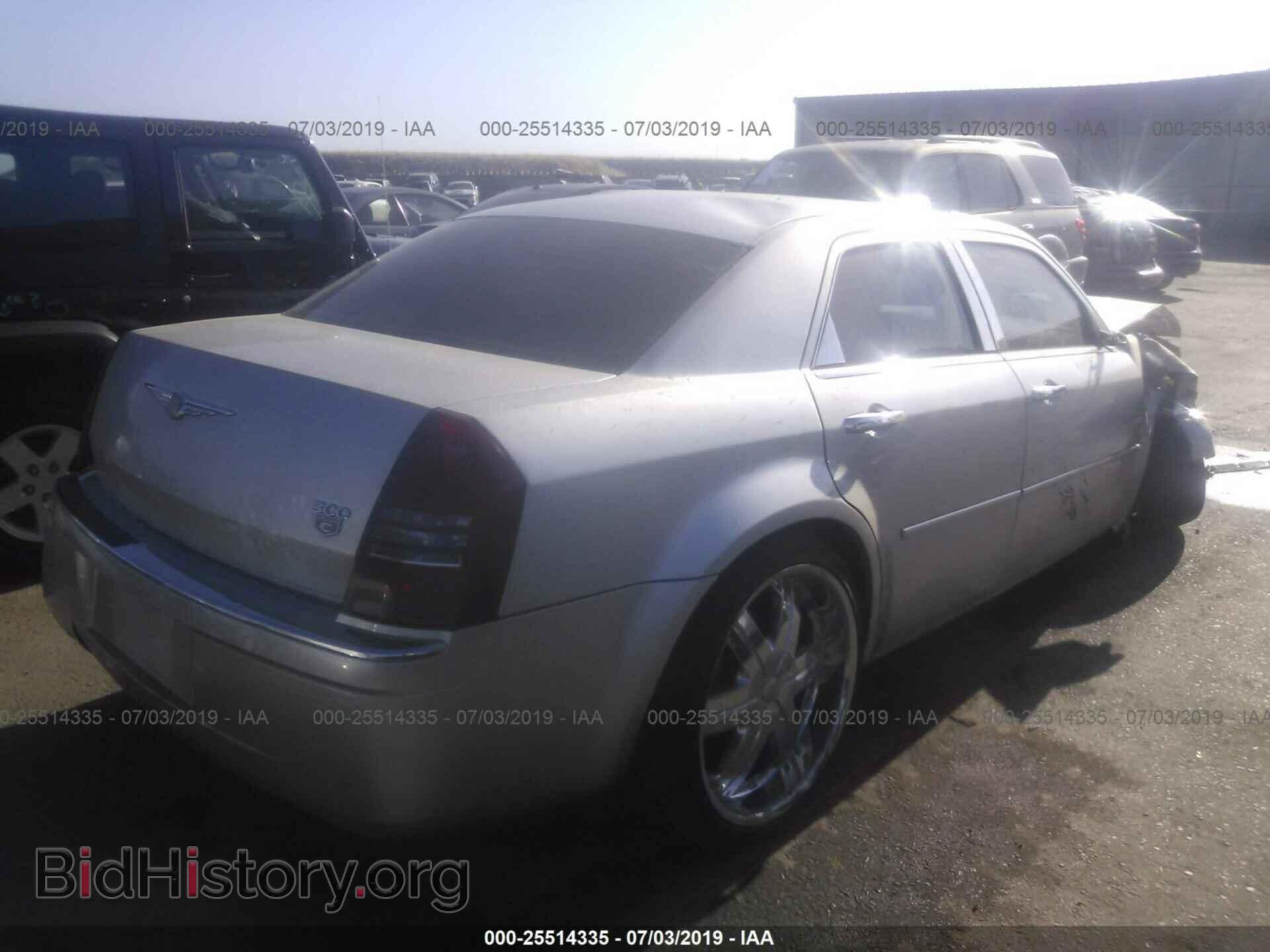 2005 CHRYSLER 300C - VIN: 2C3JA63H85H524137 - Фото 4