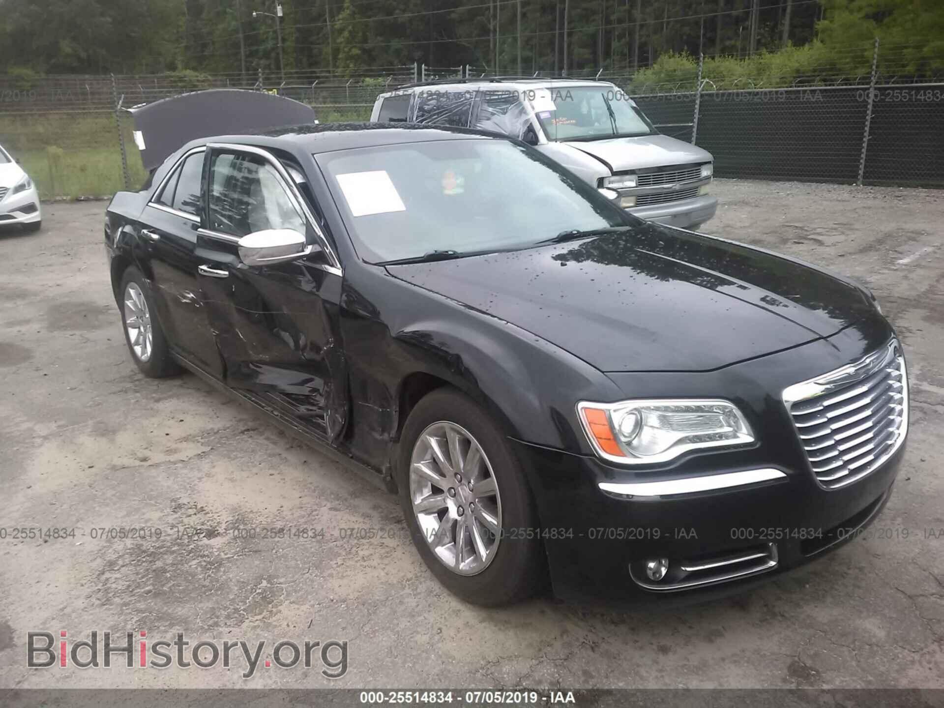 Фотография 2C3CCACG0CH205888 - CHRYSLER 300 2012